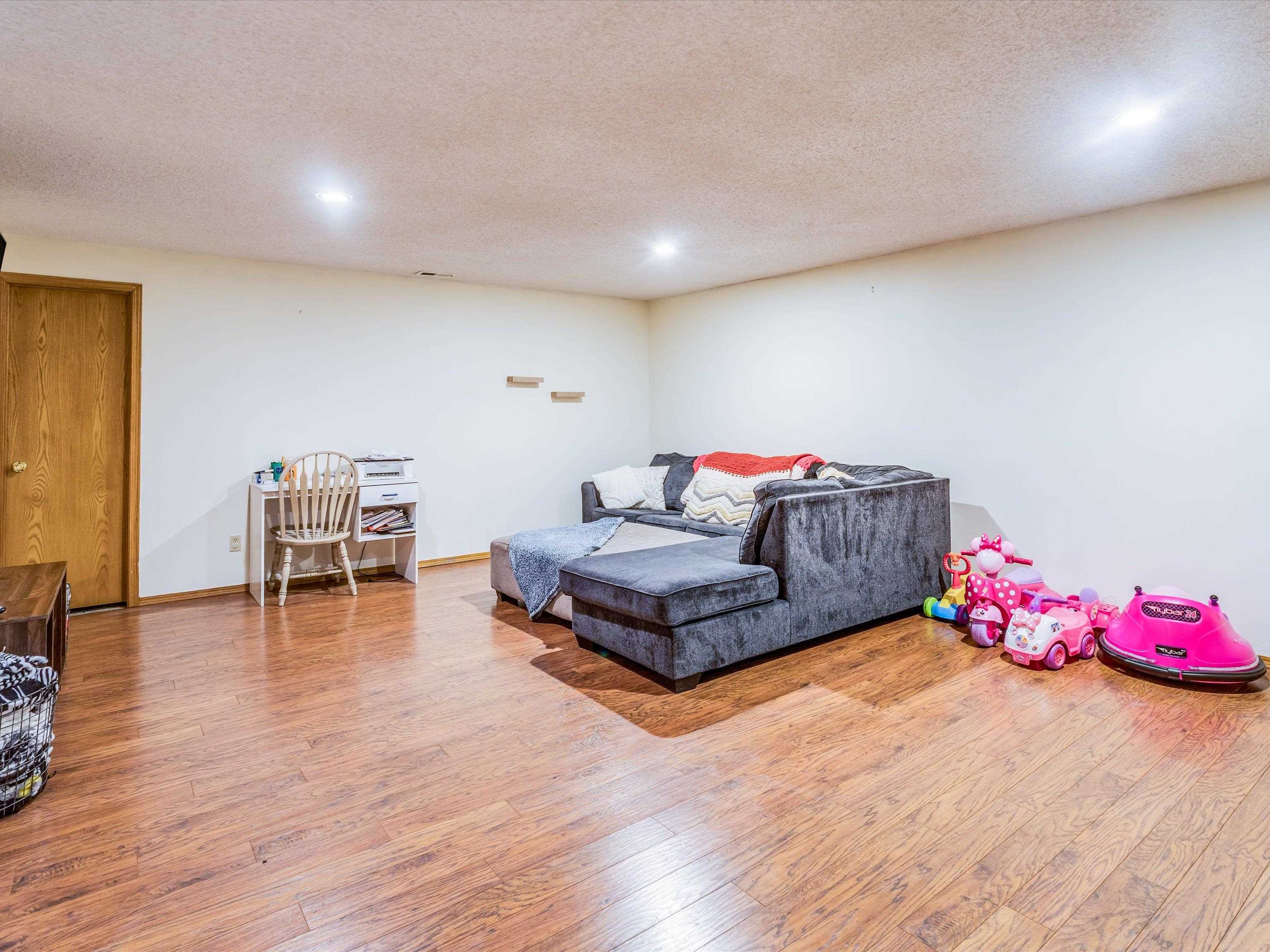 3945 N Garland Cir, Wichita, Kansas image 20