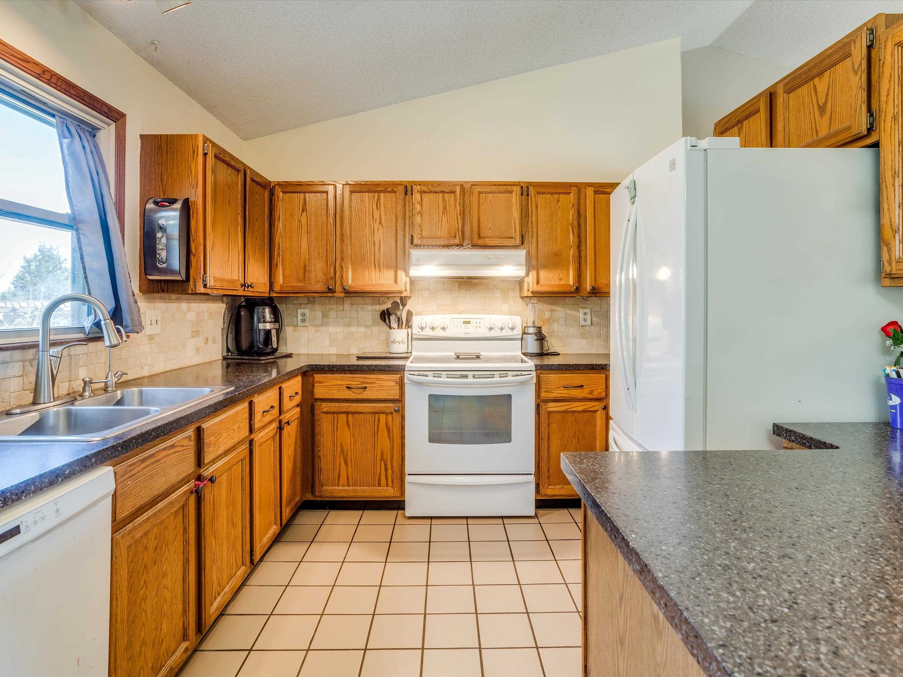 3945 N Garland Cir, Wichita, Kansas image 13