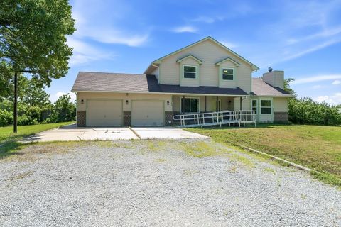 Homes For Sale - 10215 E June Dr<br/> Derby, KS 67037