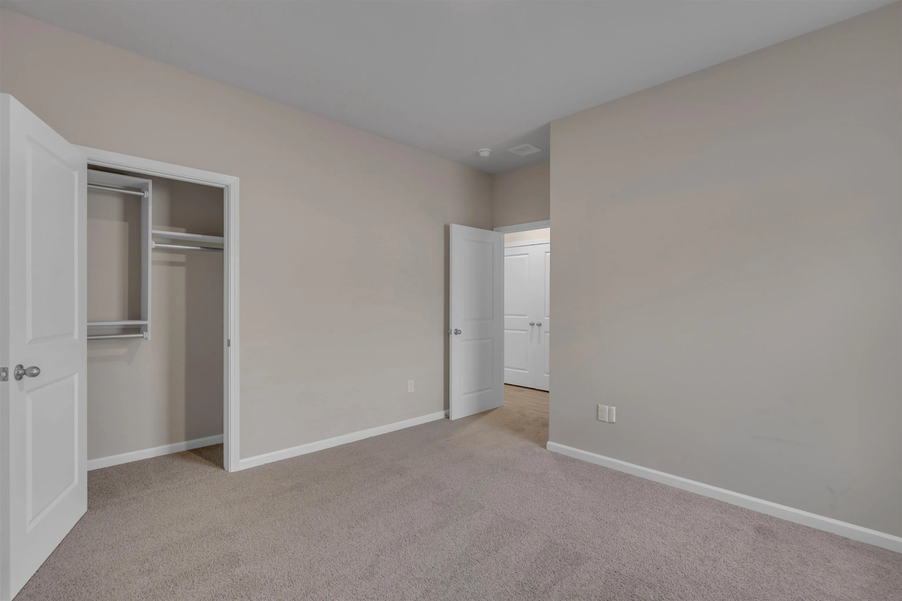 McPherson, Kansas 67460, United States, 4 Bedrooms Bedrooms, ,2 BathroomsBathrooms,Residential,Active,47212