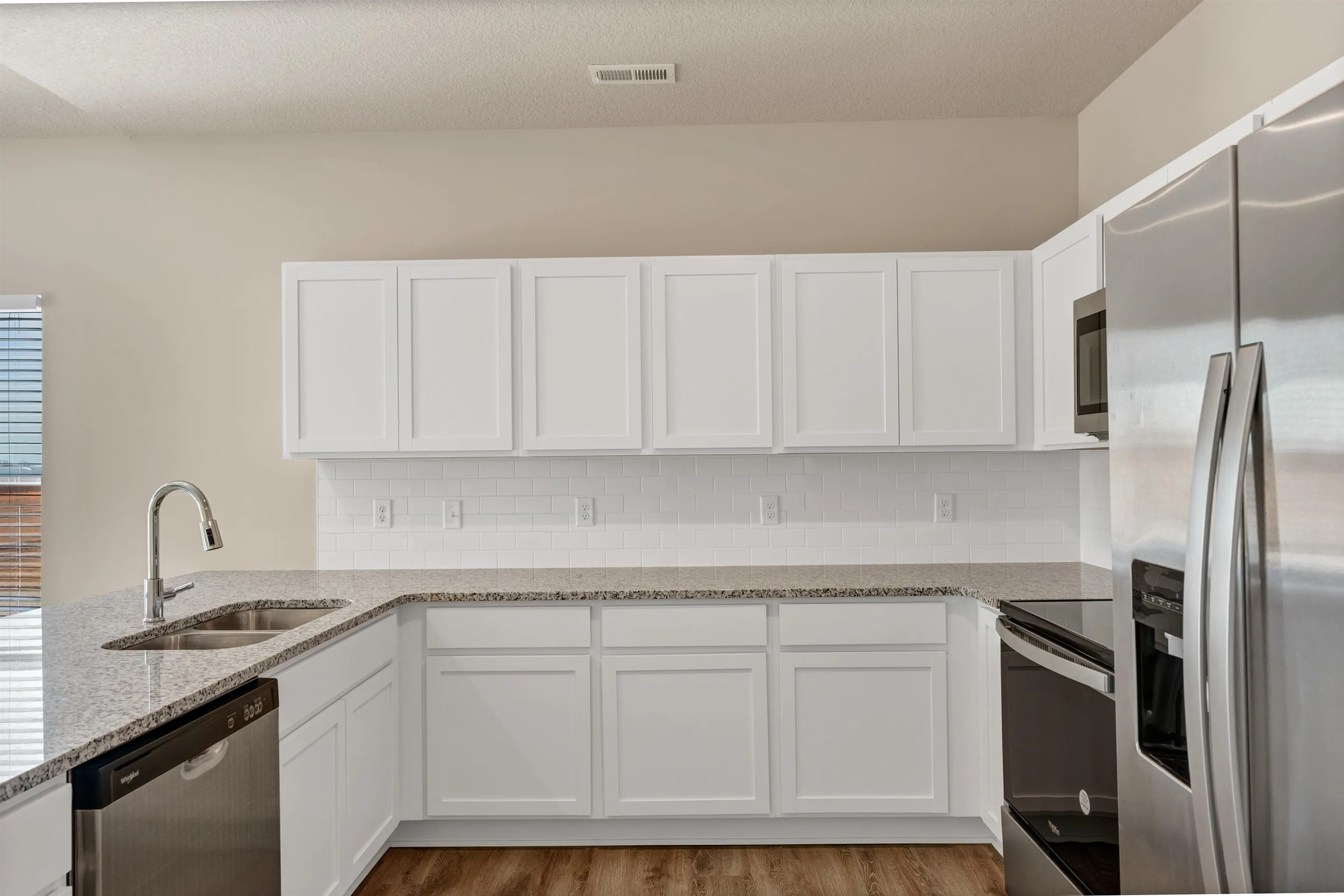 McPherson, Kansas 67460, United States, 4 Bedrooms Bedrooms, ,2 BathroomsBathrooms,Residential,Active,47212