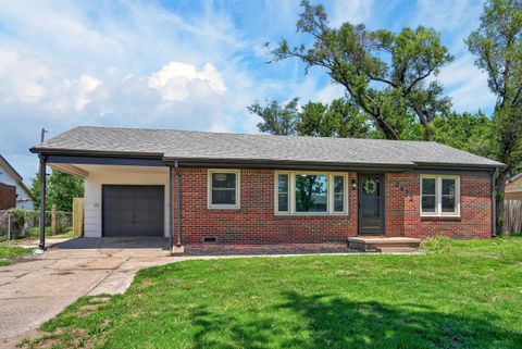 Homes For Sale - 2422 W Greenfield St<br/> Wichita, KS 67217