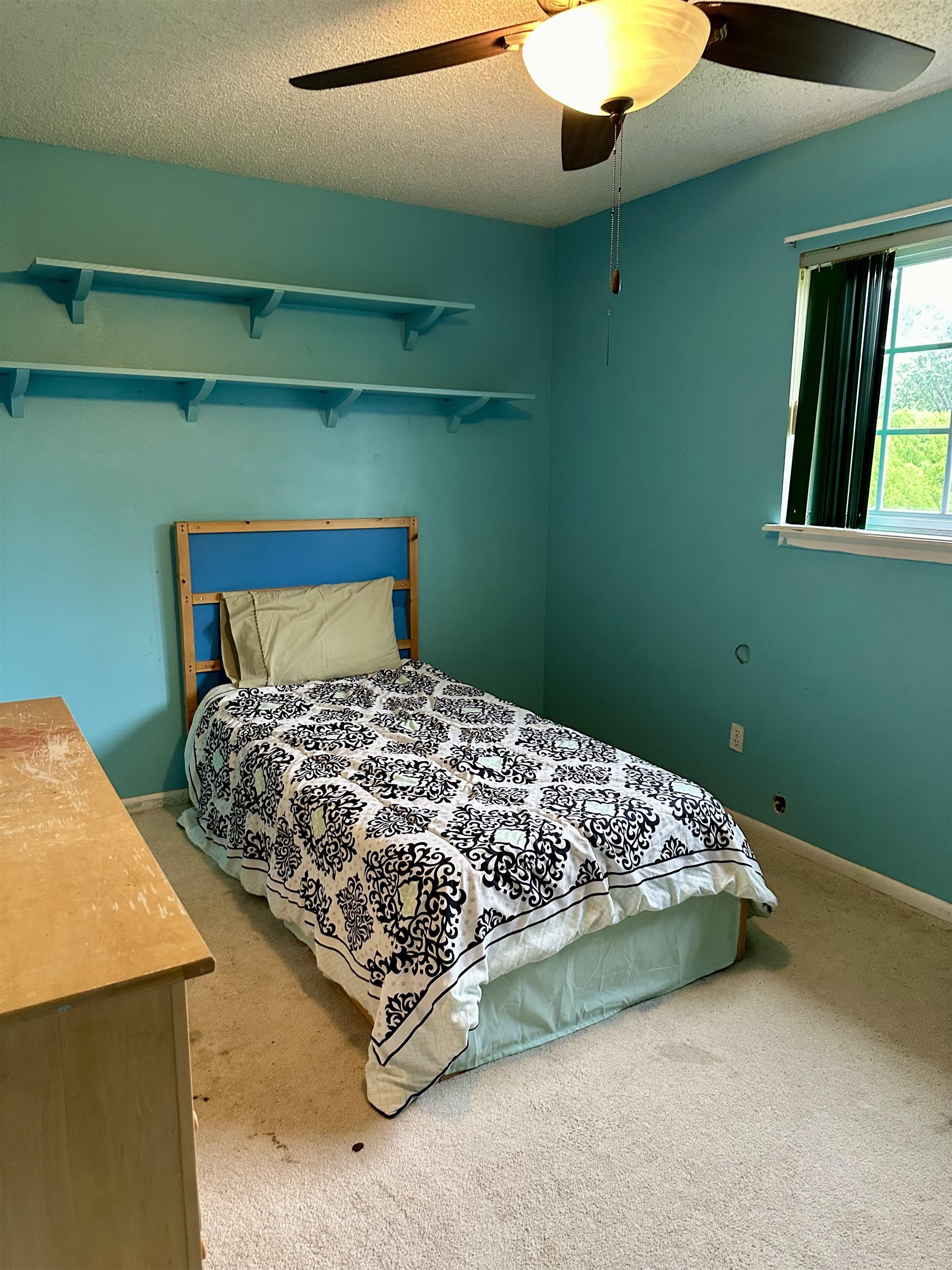 Newton, Kansas 67114, United States, 5 Bedrooms Bedrooms, ,3 BathroomsBathrooms,Residential,Pending,56220