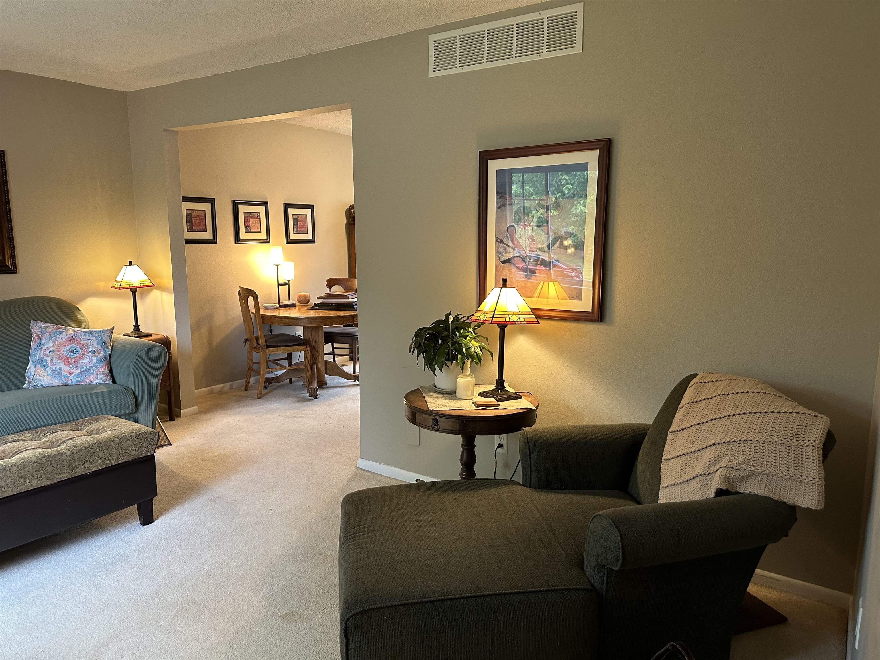 Newton, Kansas 67114, United States, 5 Bedrooms Bedrooms, ,3 BathroomsBathrooms,Residential,Pending,56220