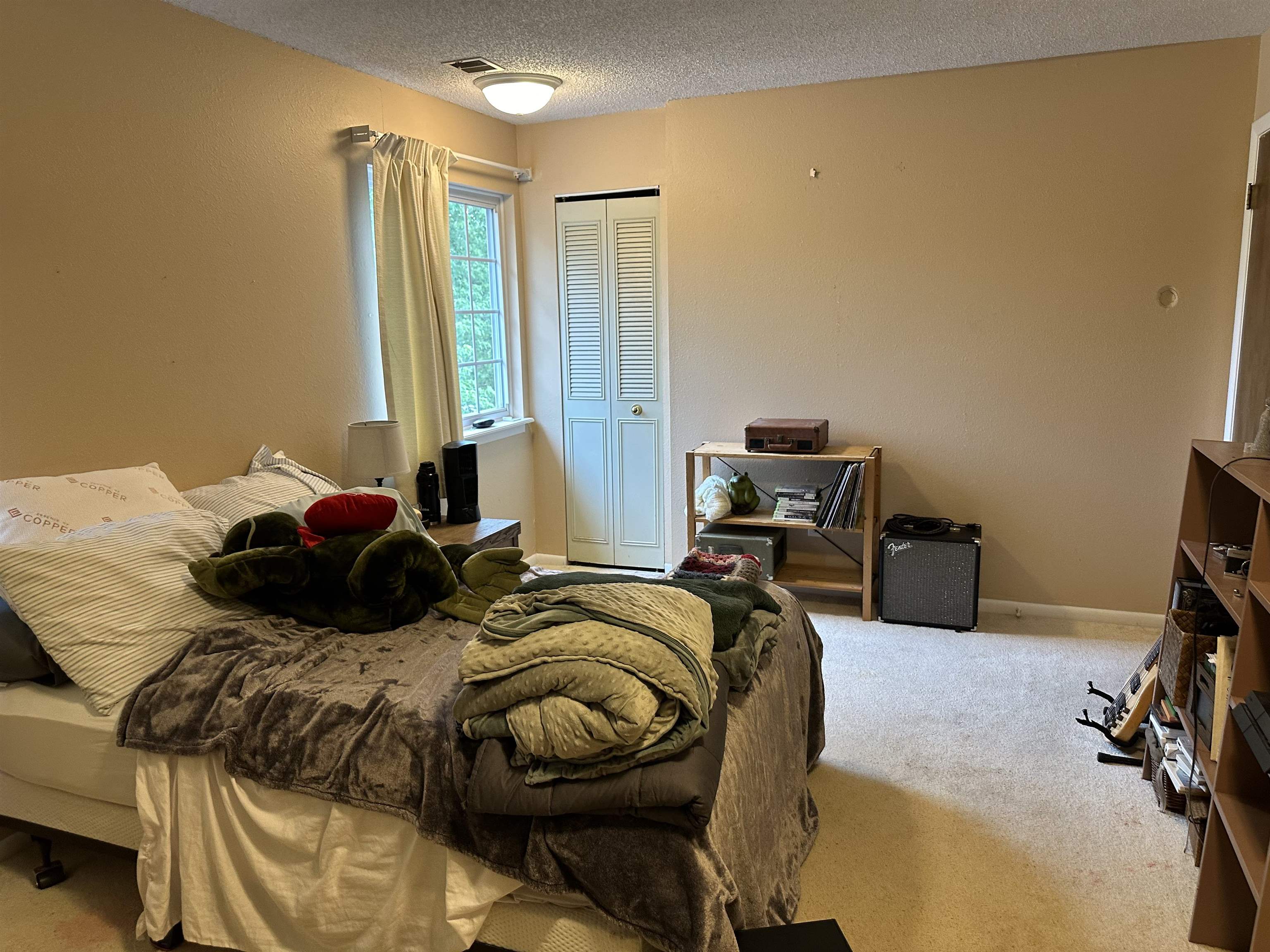 Newton, Kansas 67114, United States, 5 Bedrooms Bedrooms, ,3 BathroomsBathrooms,Residential,Pending,56220