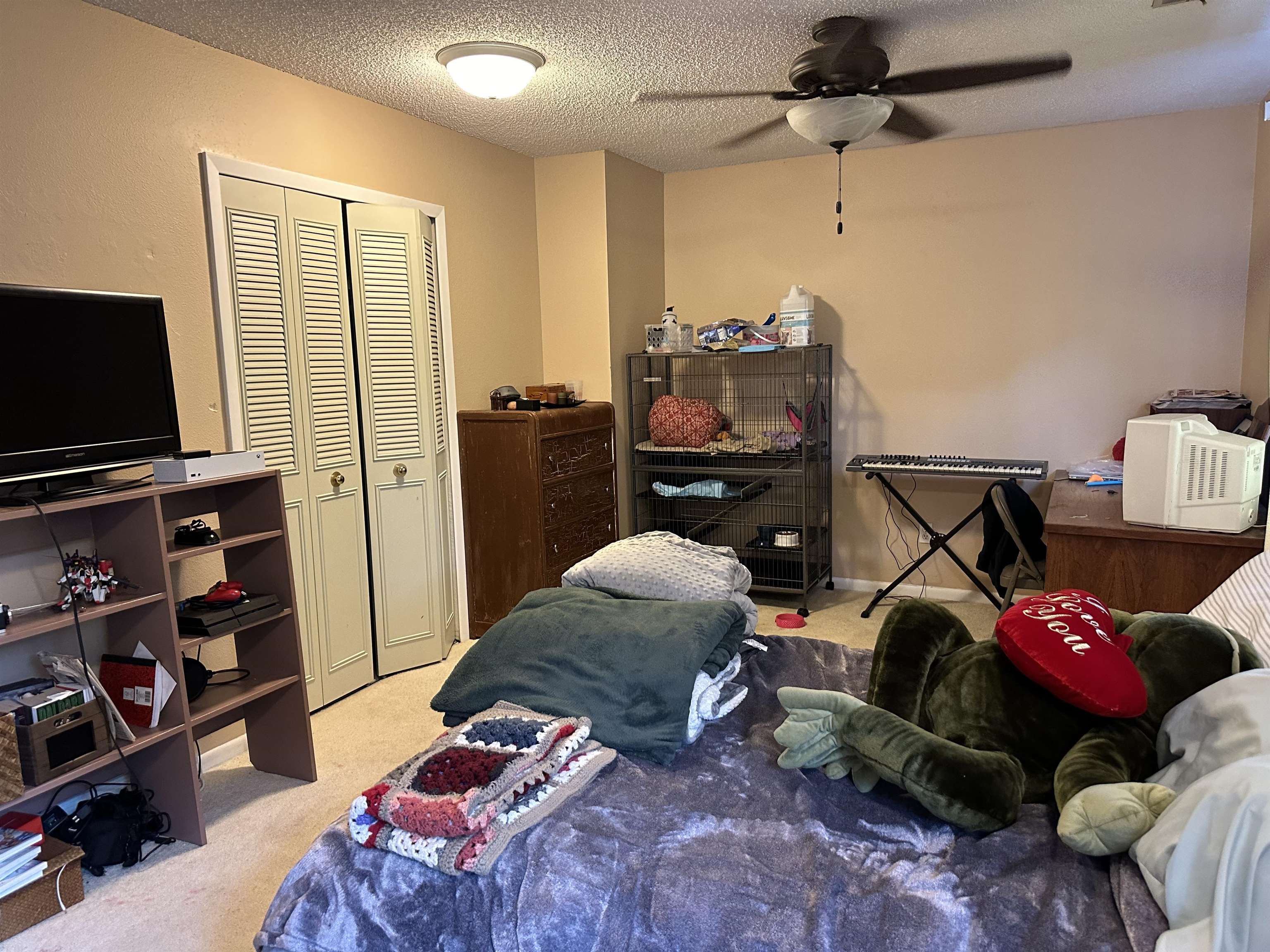 Newton, Kansas 67114, United States, 5 Bedrooms Bedrooms, ,3 BathroomsBathrooms,Residential,Pending,56220