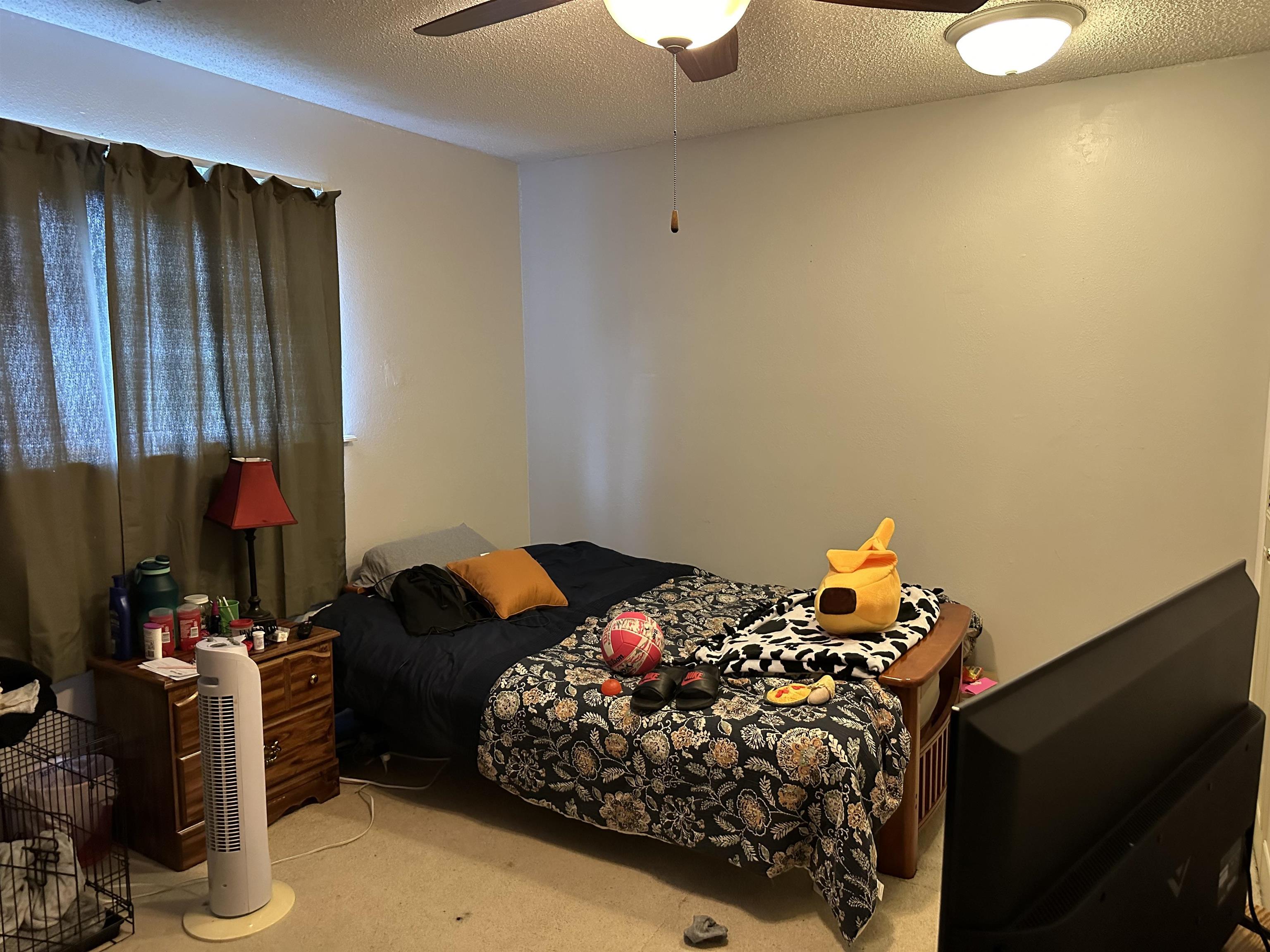 Newton, Kansas 67114, United States, 5 Bedrooms Bedrooms, ,3 BathroomsBathrooms,Residential,Pending,56220