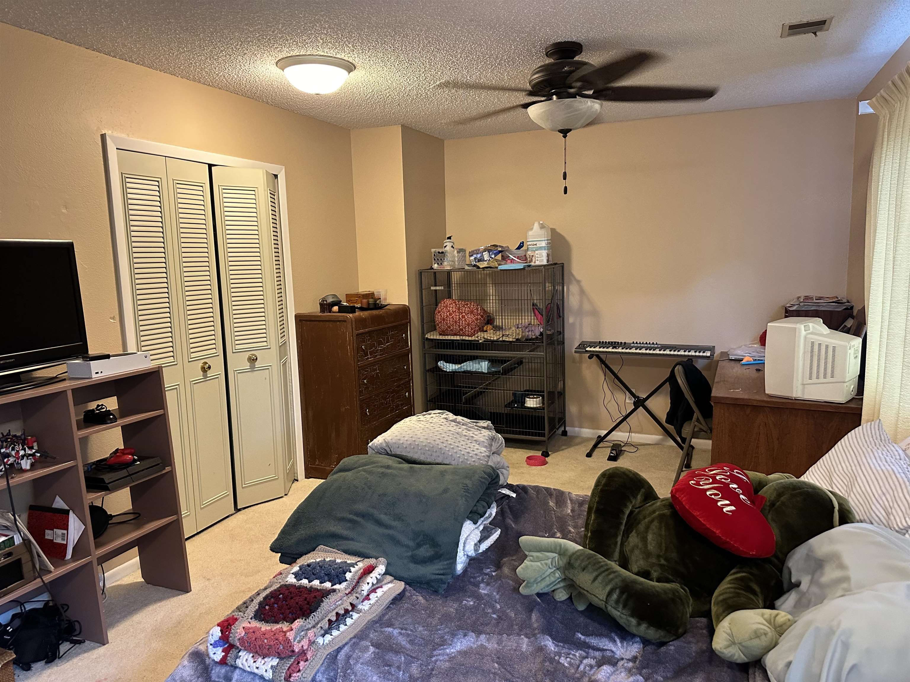 Newton, Kansas 67114, United States, 5 Bedrooms Bedrooms, ,3 BathroomsBathrooms,Residential,Pending,56220