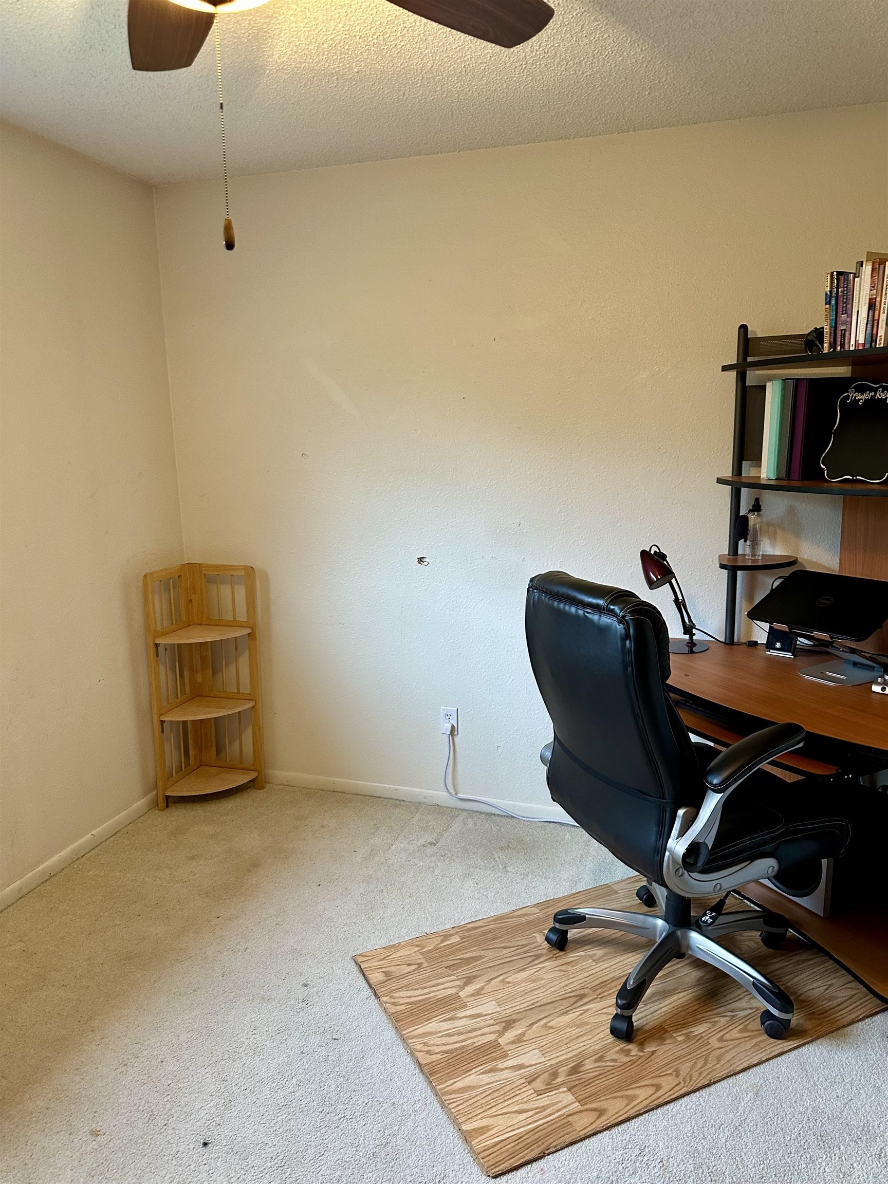 Newton, Kansas 67114, United States, 5 Bedrooms Bedrooms, ,3 BathroomsBathrooms,Residential,Pending,56220