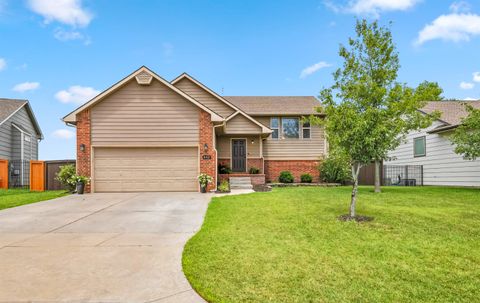 Homes For Sale - 802 W Slate St<br/> Andover, KS 67002