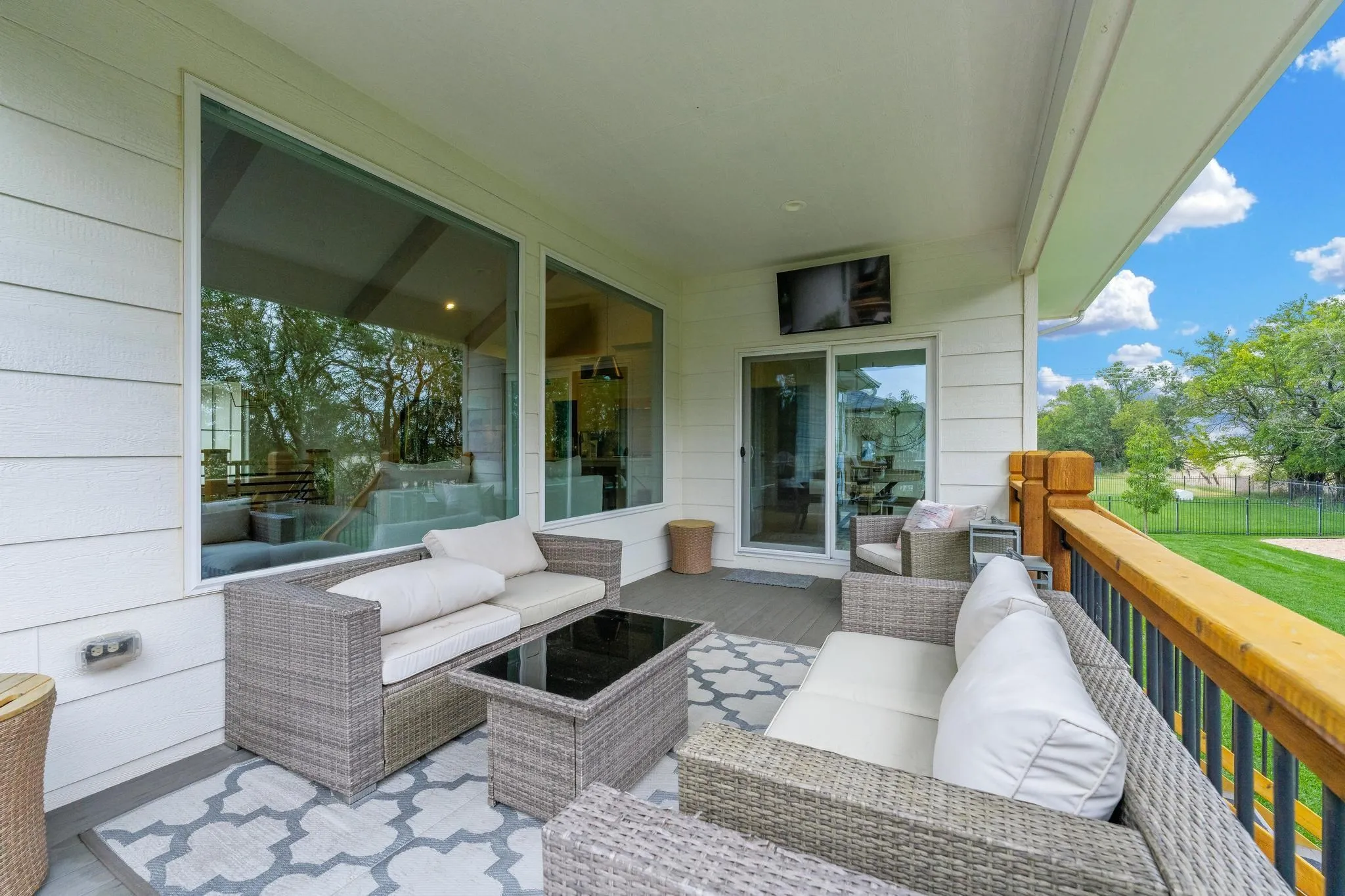 Andover, Kansas 67002, United States, 5 Bedrooms Bedrooms, ,5 BathroomsBathrooms,Residential,Active,225215