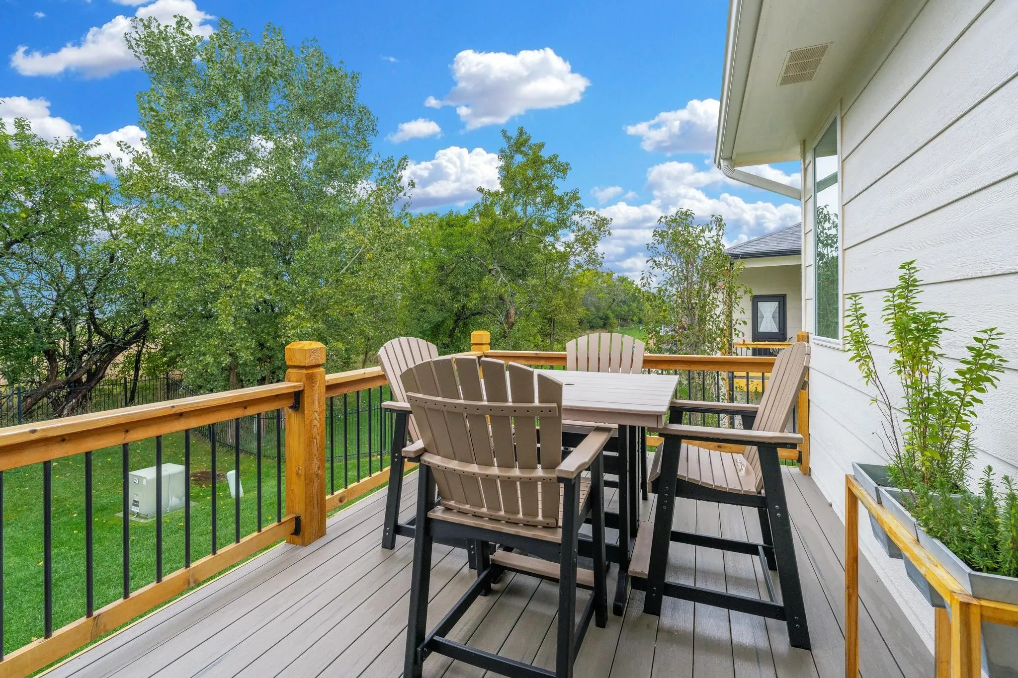 Andover, Kansas 67002, United States, 5 Bedrooms Bedrooms, ,5 BathroomsBathrooms,Residential,Active,225215