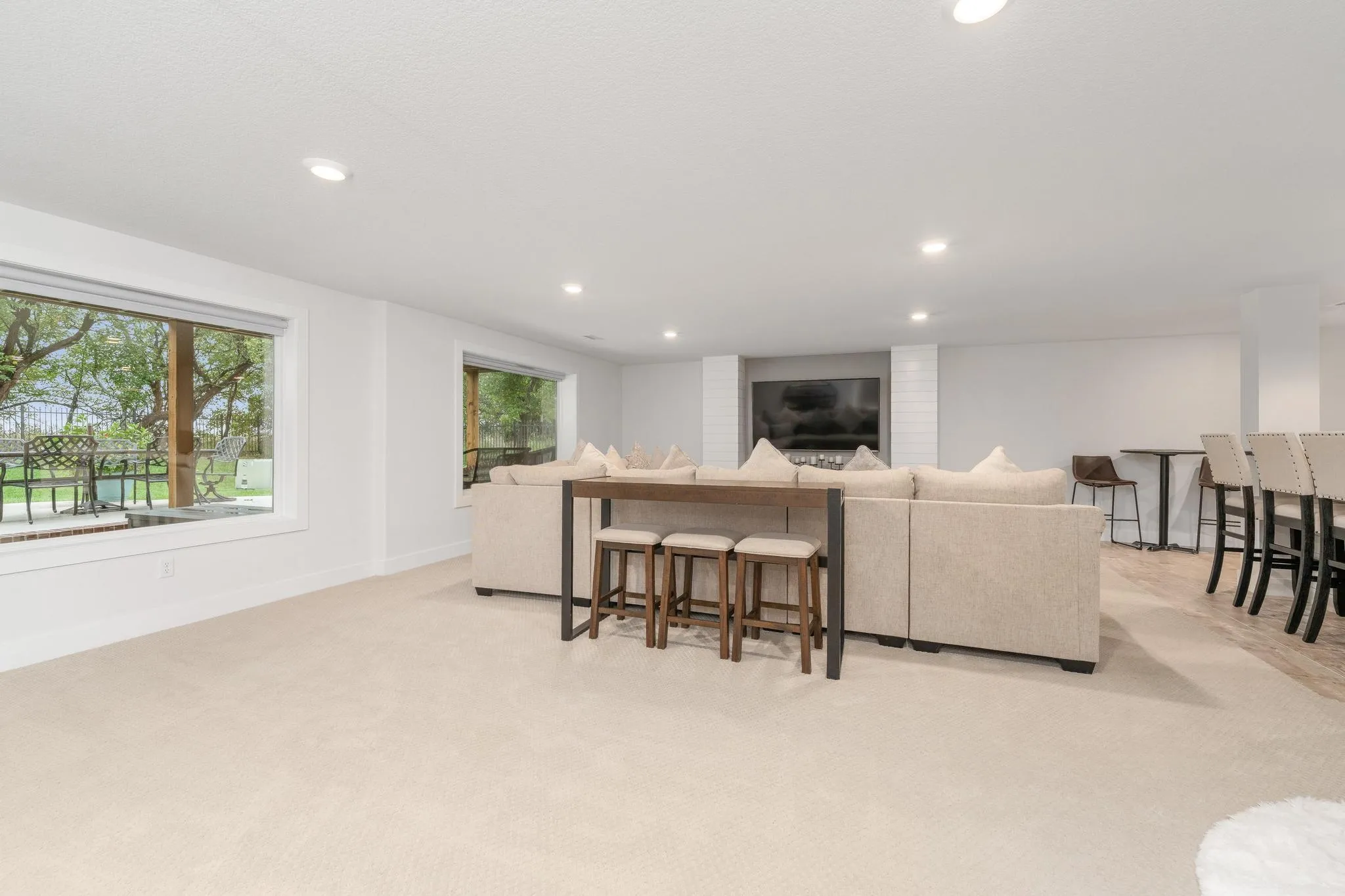 Andover, Kansas 67002, United States, 5 Bedrooms Bedrooms, ,5 BathroomsBathrooms,Residential,Active,225215