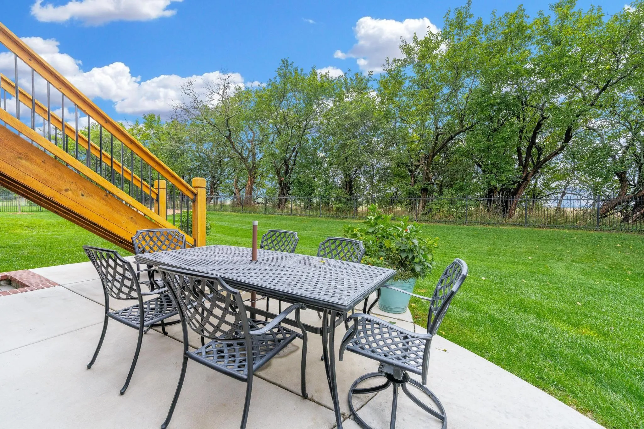 Andover, Kansas 67002, United States, 5 Bedrooms Bedrooms, ,5 BathroomsBathrooms,Residential,Active,225215