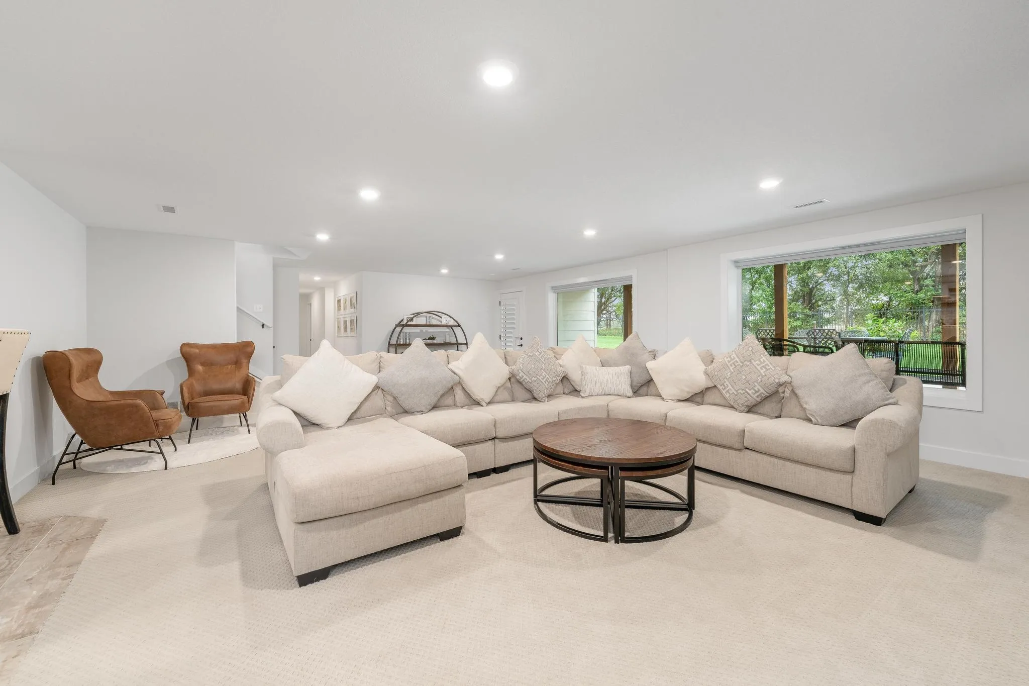 Andover, Kansas 67002, United States, 5 Bedrooms Bedrooms, ,5 BathroomsBathrooms,Residential,Active,225215