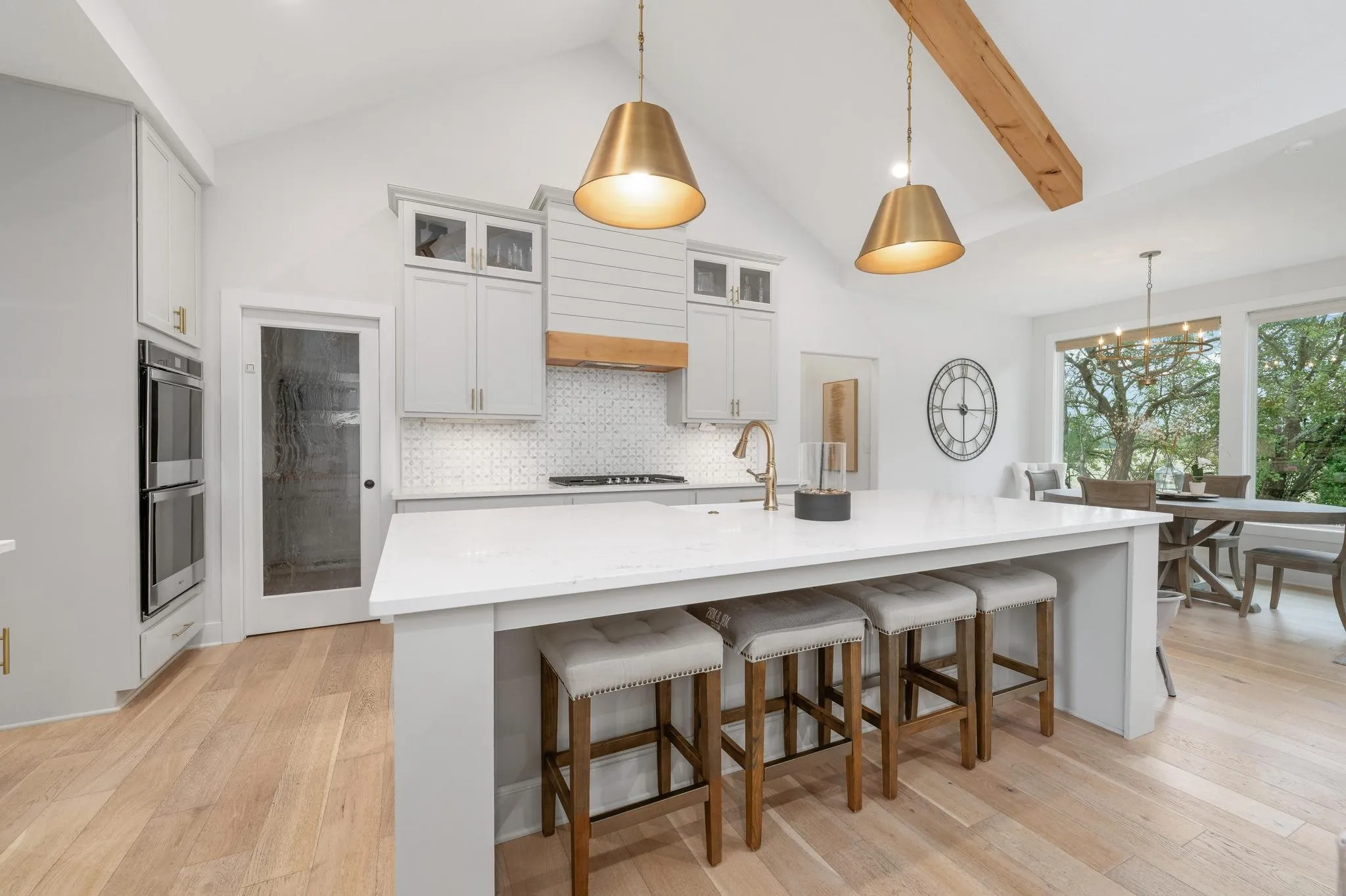 Andover, Kansas 67002, United States, 5 Bedrooms Bedrooms, ,5 BathroomsBathrooms,Residential,Active,225215