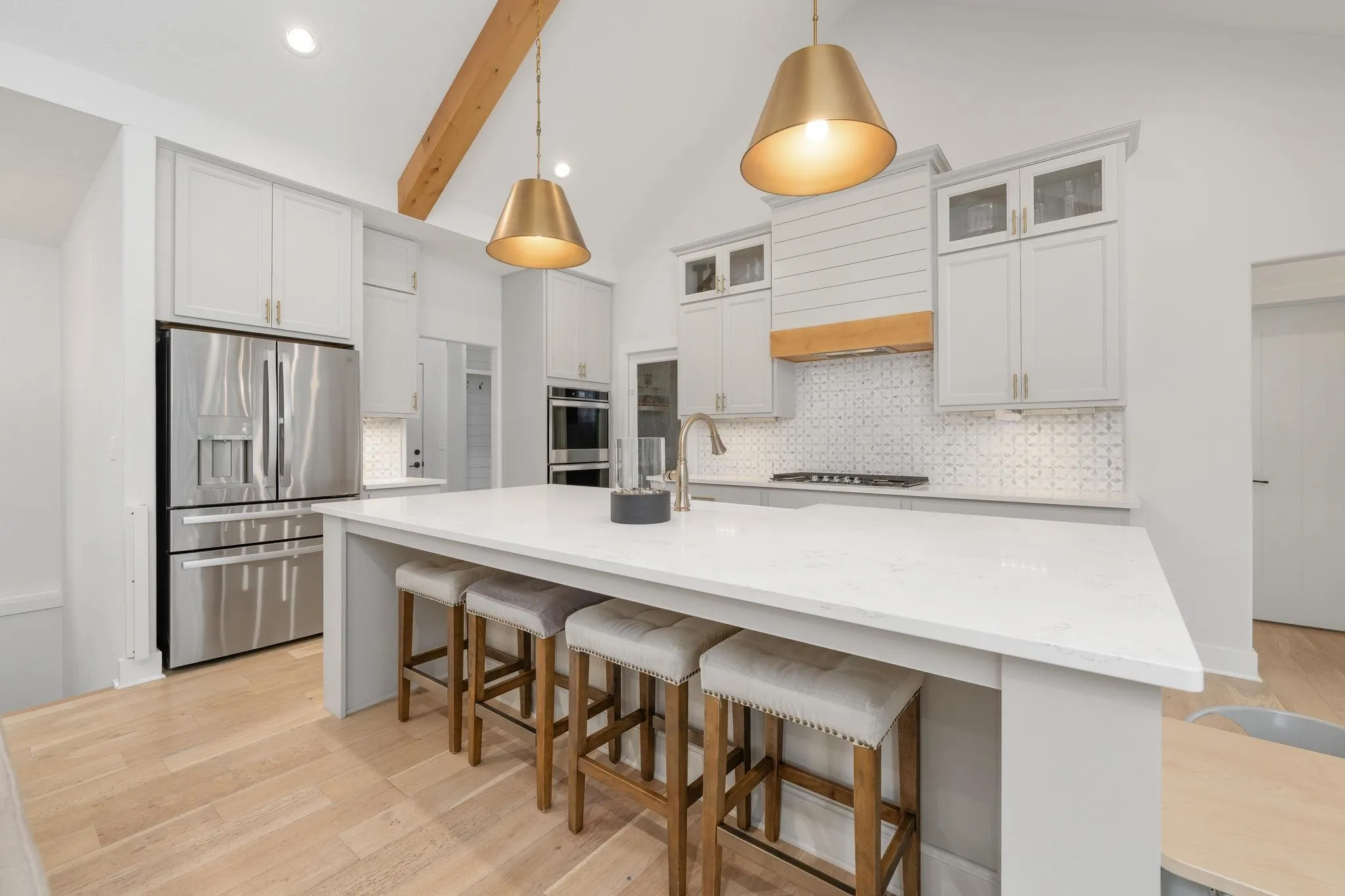 Andover, Kansas 67002, United States, 5 Bedrooms Bedrooms, ,5 BathroomsBathrooms,Residential,Active,225215