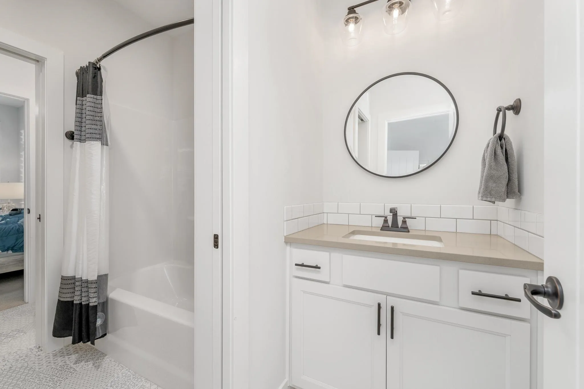 Andover, Kansas 67002, United States, 5 Bedrooms Bedrooms, ,5 BathroomsBathrooms,Residential,Active,225215