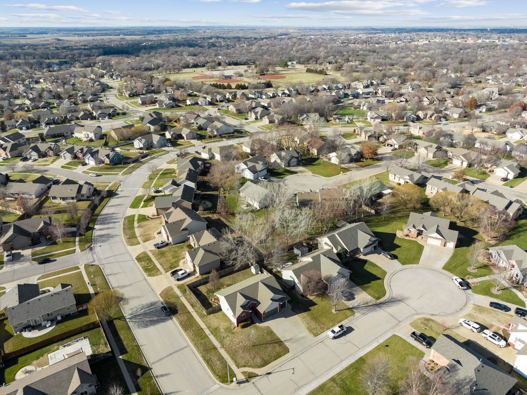 Derby, Kansas 67037, United States, 5 Bedrooms Bedrooms, ,3 BathroomsBathrooms,Residential,Pending,67624