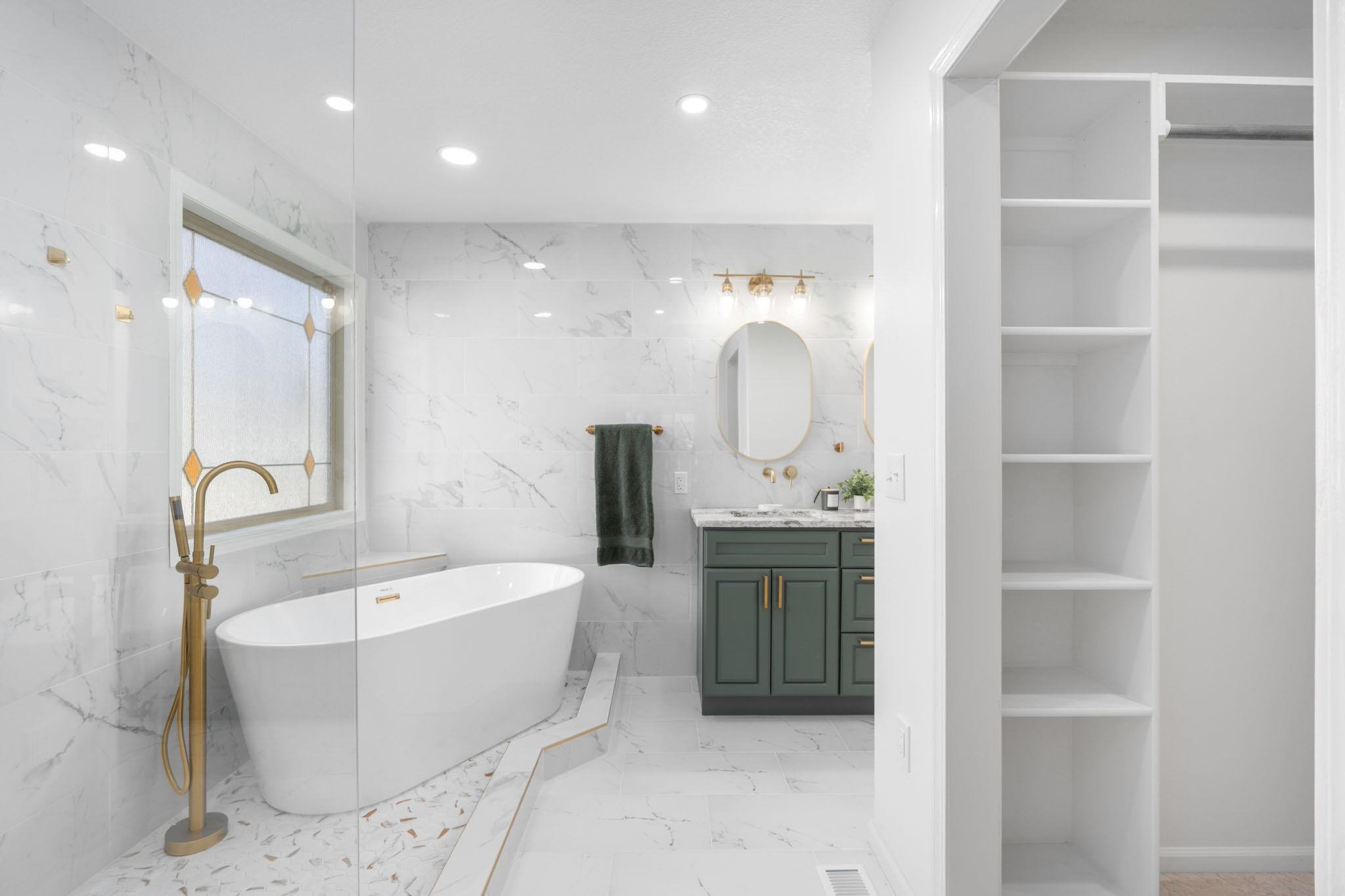 Derby, Kansas 67037, United States, 5 Bedrooms Bedrooms, ,3 BathroomsBathrooms,Residential,Pending,67624