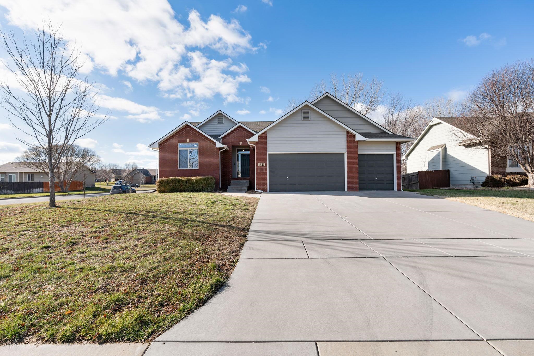 Derby, Kansas 67037, United States, 5 Bedrooms Bedrooms, ,3 BathroomsBathrooms,Residential,Pending,67624