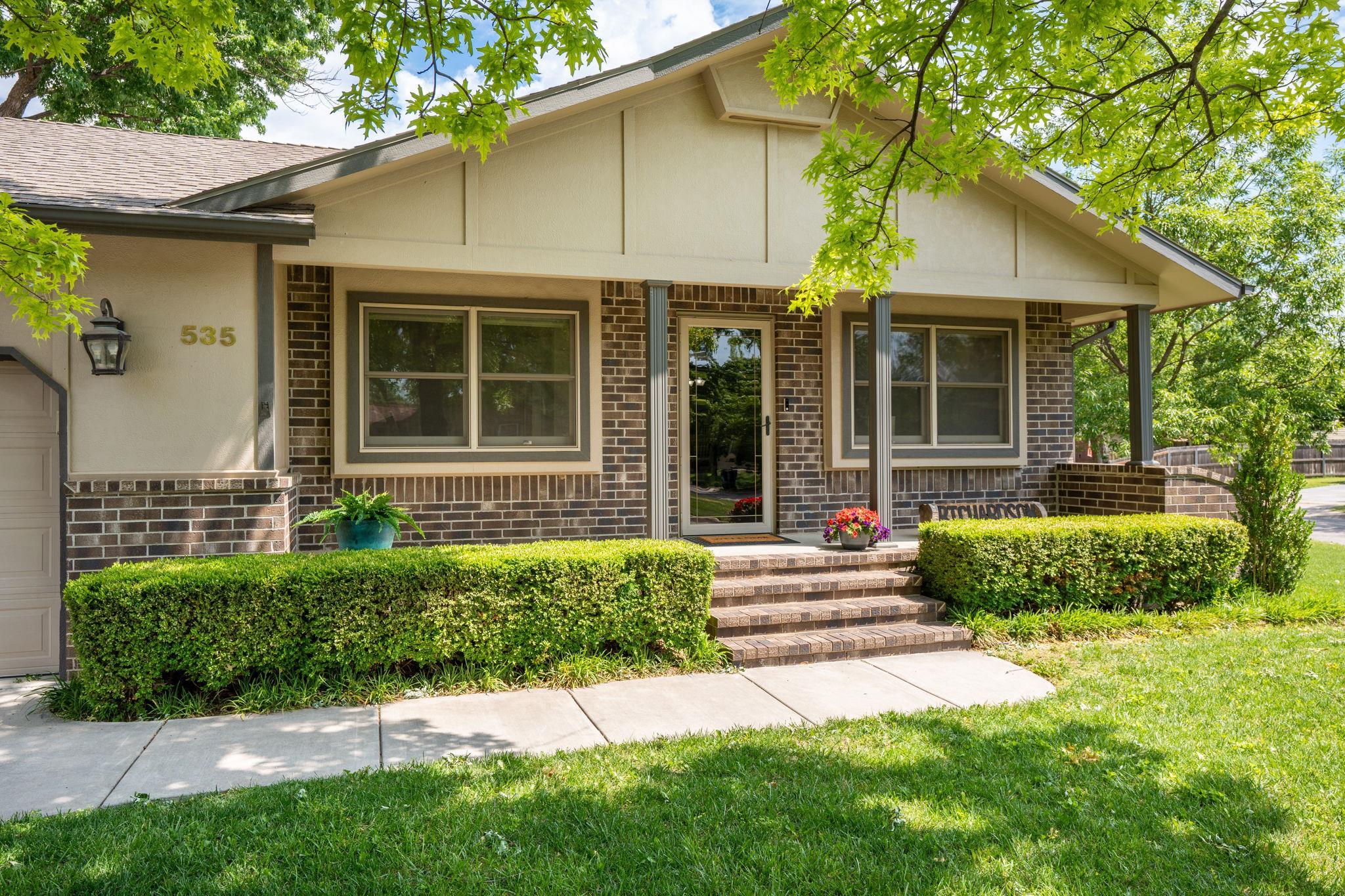 535 N Covington Court, Wichita, Kansas image 2