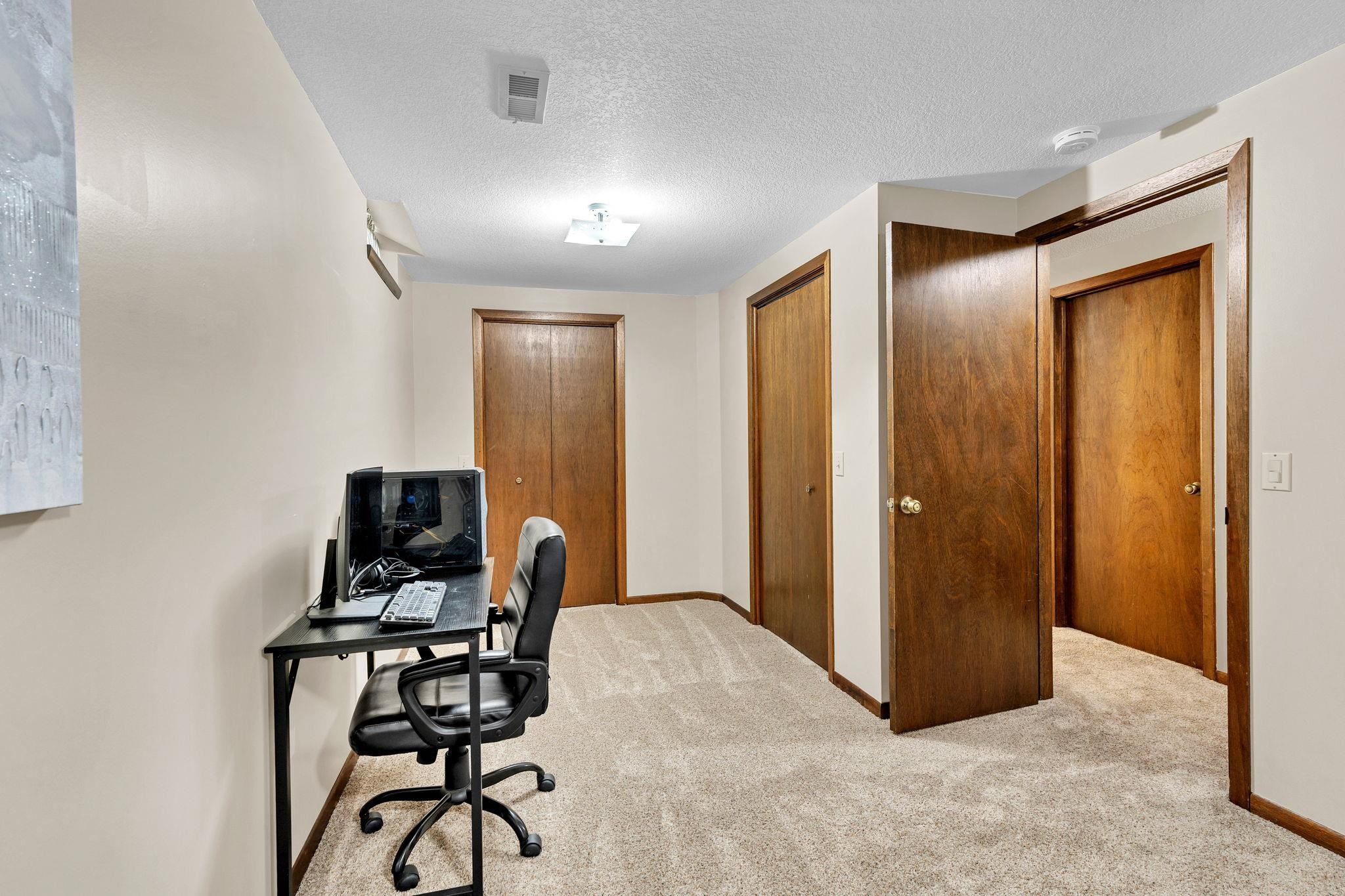 535 N Covington Court, Wichita, Kansas image 27