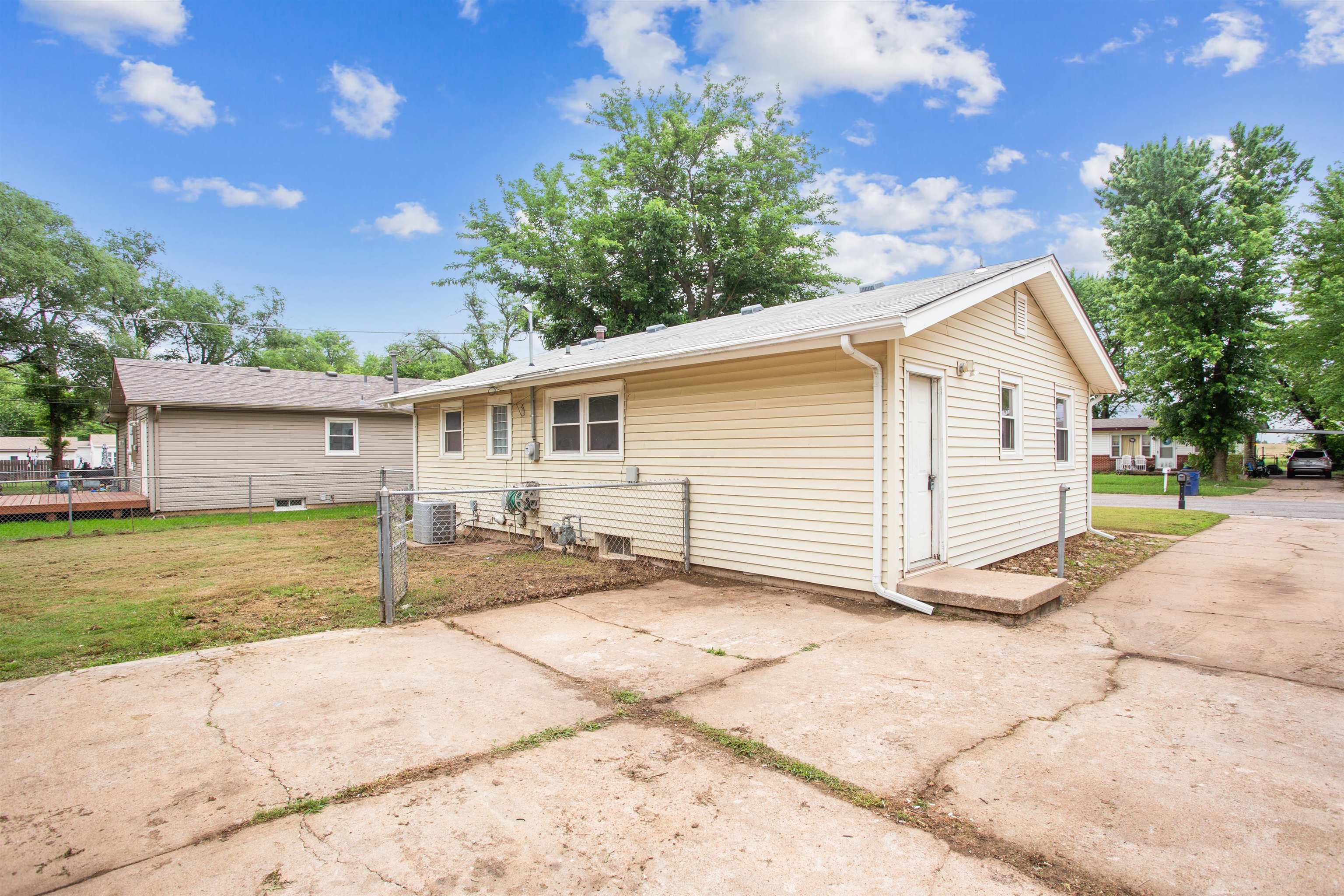 614 W 7th, Haysville, Kansas image 25