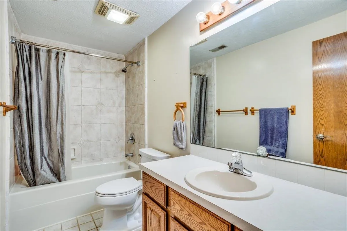 Derby, Kansas 67037, United States, 4 Bedrooms Bedrooms, ,3 BathroomsBathrooms,Residential,Pending,89065