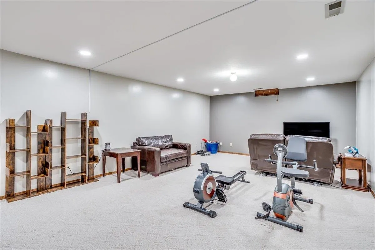 Derby, Kansas 67037, United States, 4 Bedrooms Bedrooms, ,3 BathroomsBathrooms,Residential,Pending,89065