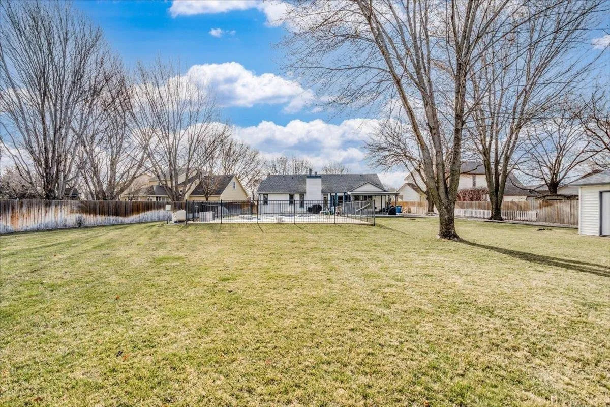 Derby, Kansas 67037, United States, 4 Bedrooms Bedrooms, ,3 BathroomsBathrooms,Residential,Pending,89065