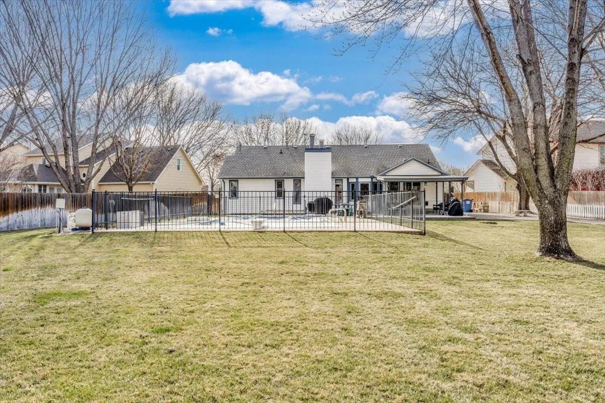 Derby, Kansas 67037, United States, 4 Bedrooms Bedrooms, ,3 BathroomsBathrooms,Residential,Pending,89065