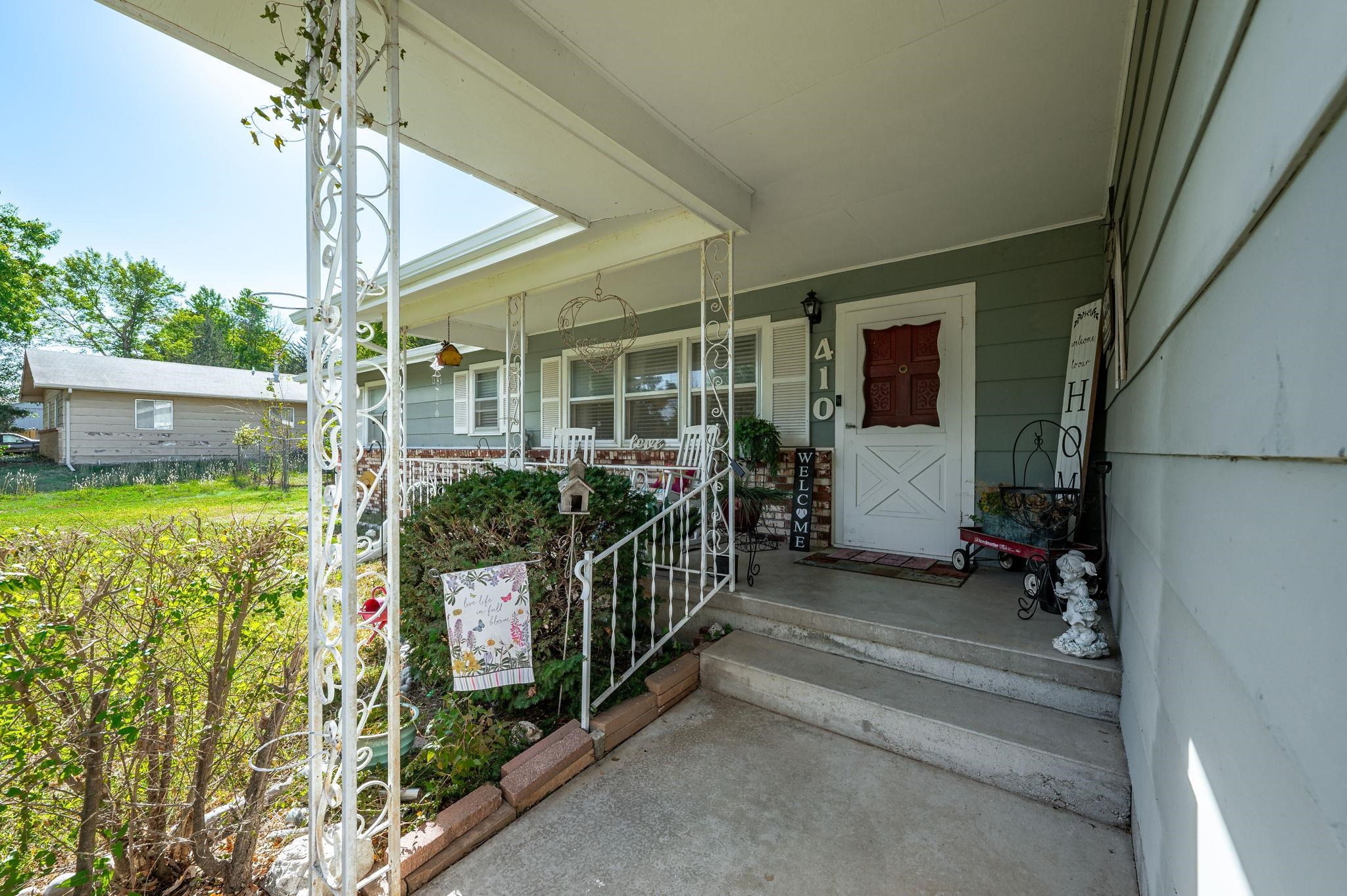 410 Highland Dr, Arkansas City, Kansas image 3