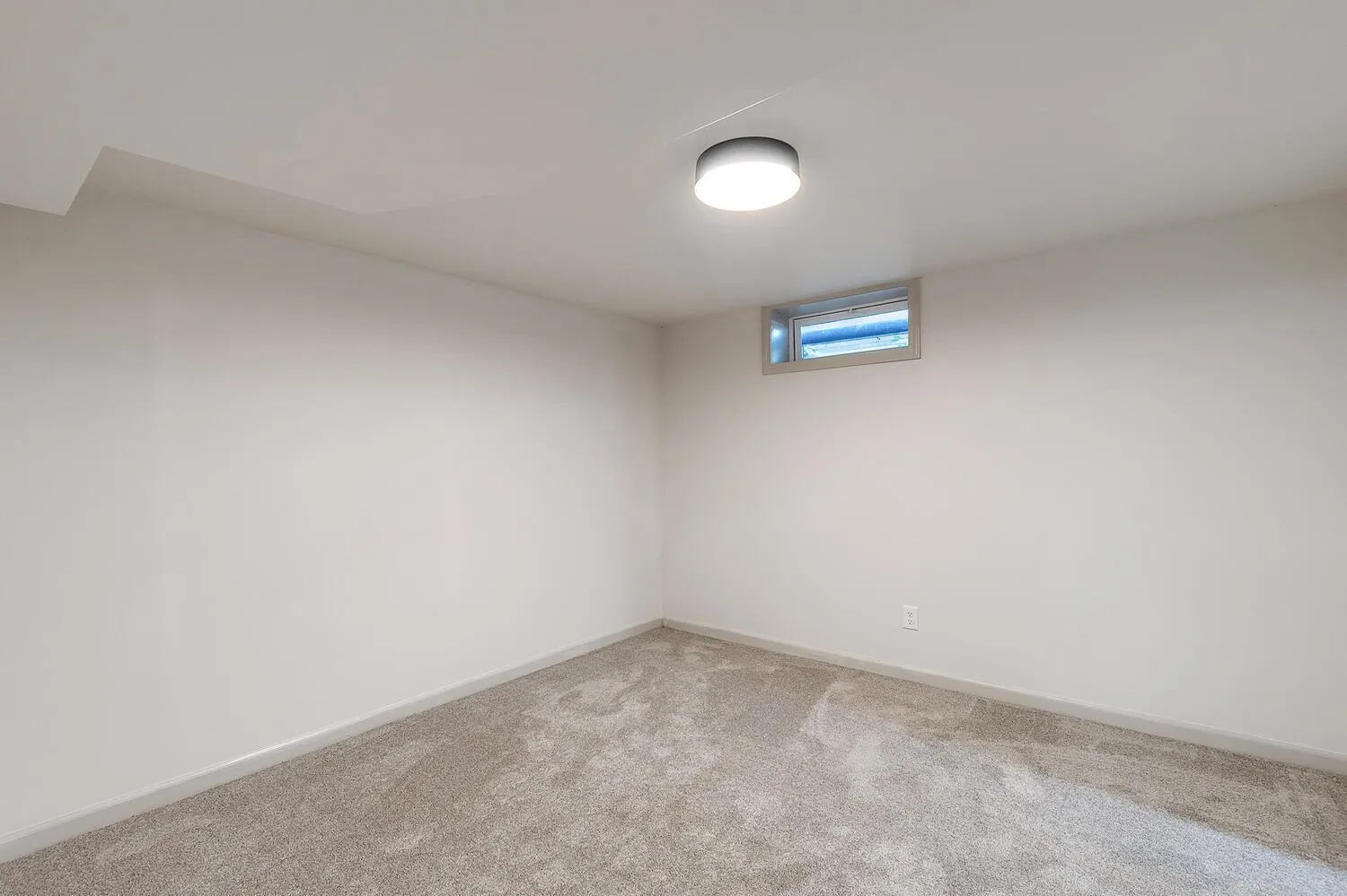 Wichita, Kansas 67218, United States, 2 Bedrooms Bedrooms, ,1 BathroomBathrooms,Residential,Active,179536