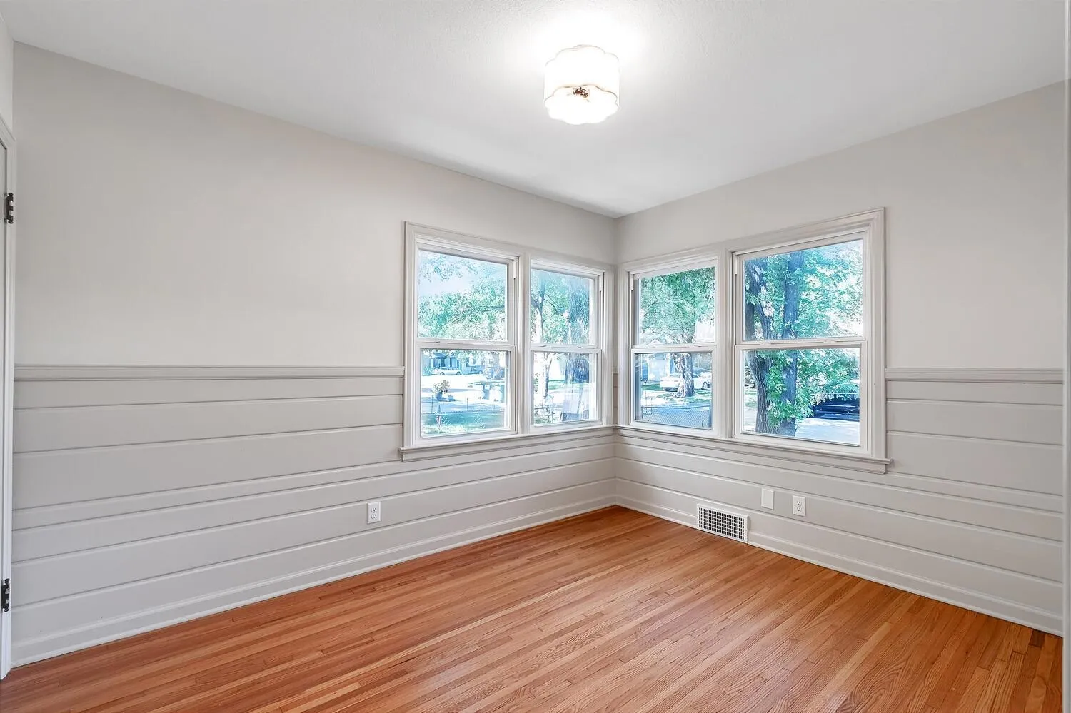 Wichita, Kansas 67218, United States, 2 Bedrooms Bedrooms, ,1 BathroomBathrooms,Residential,Active,179536