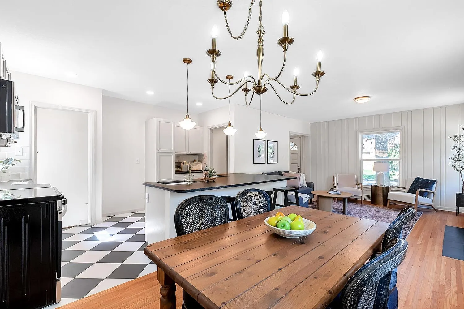 Wichita, Kansas 67218, United States, 2 Bedrooms Bedrooms, ,1 BathroomBathrooms,Residential,Active,179536