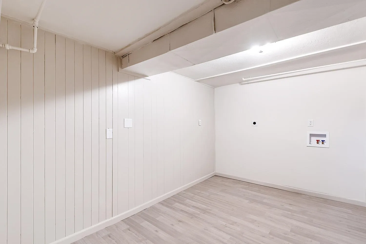 Wichita, Kansas 67218, United States, 2 Bedrooms Bedrooms, ,1 BathroomBathrooms,Residential,Active,179536