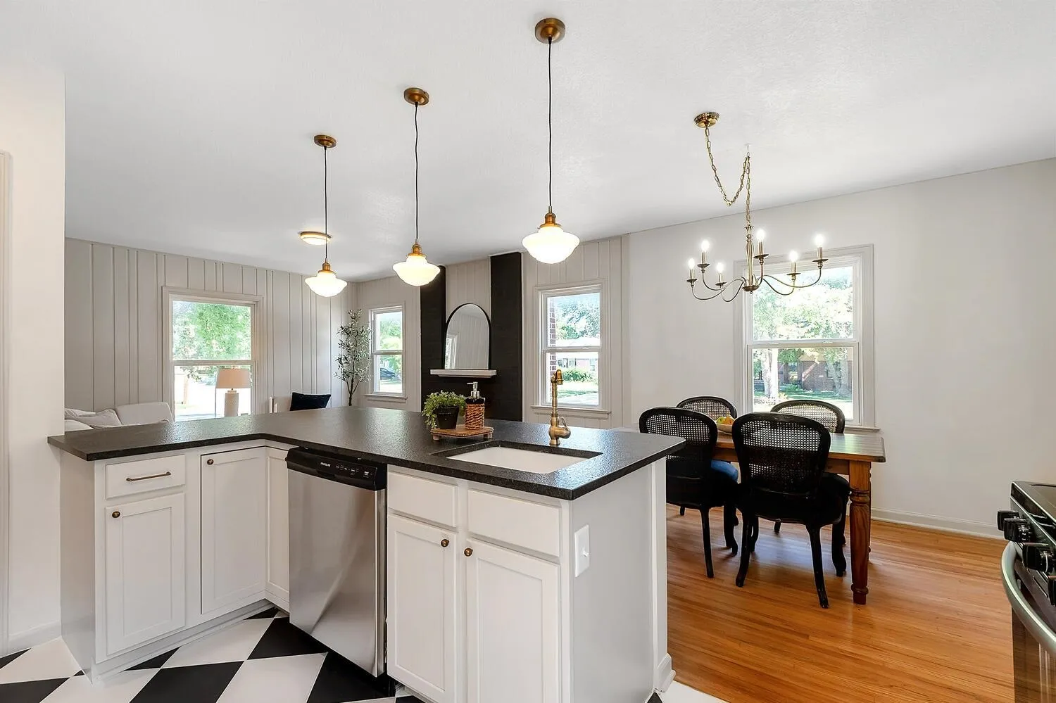 Wichita, Kansas 67218, United States, 2 Bedrooms Bedrooms, ,1 BathroomBathrooms,Residential,Active,179536