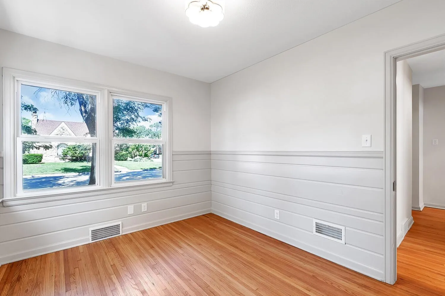 Wichita, Kansas 67218, United States, 2 Bedrooms Bedrooms, ,1 BathroomBathrooms,Residential,Active,179536