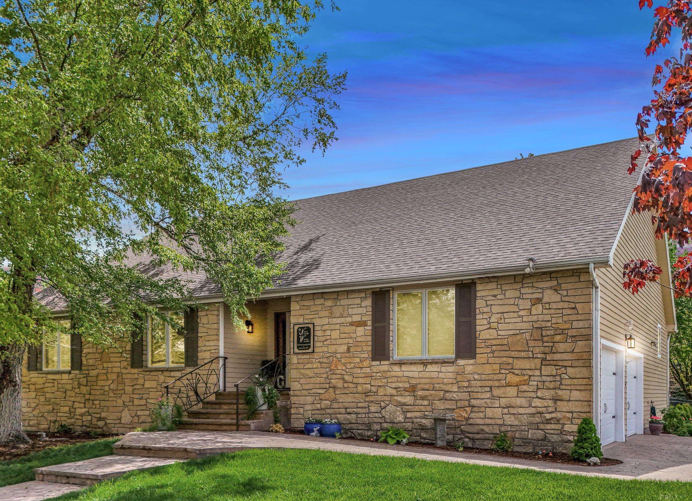 725 Normandy Rd, Newton, Kansas image 2