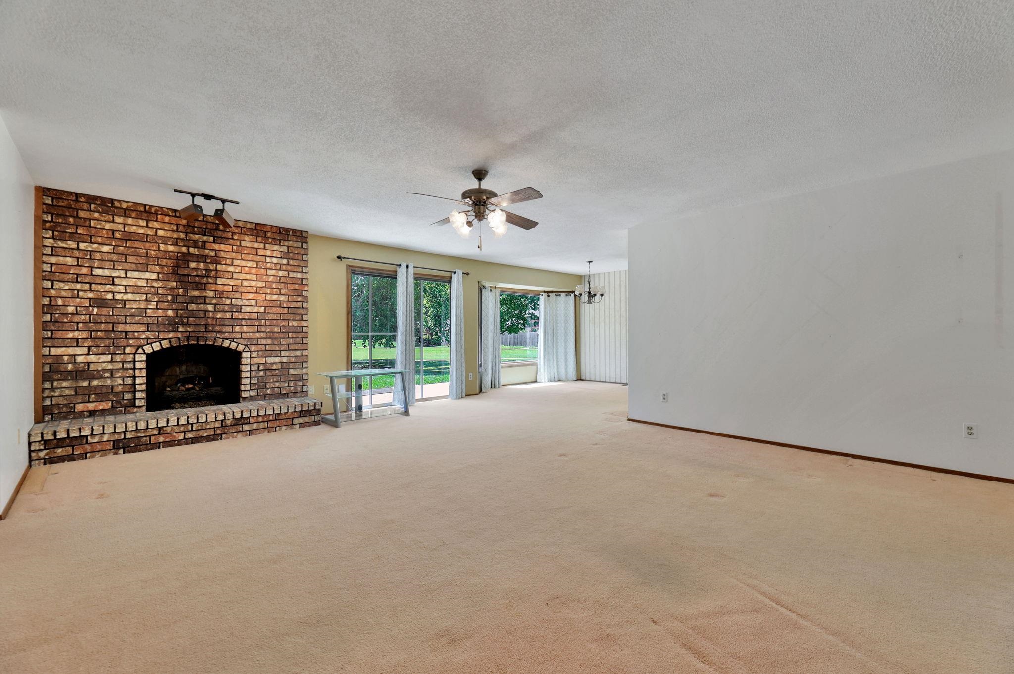 2534 S Yellowstone Cir, Wichita, Kansas image 2