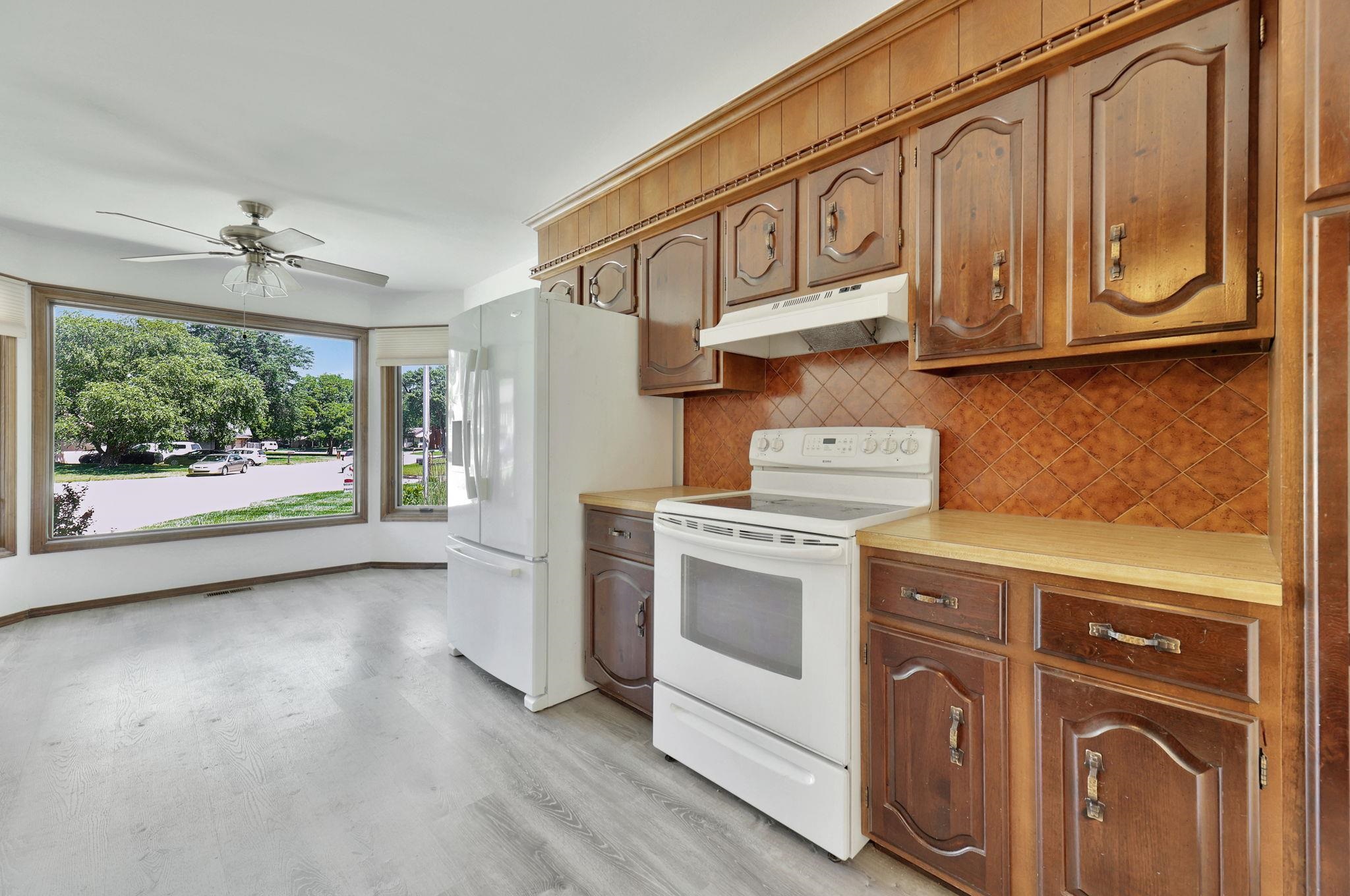 2534 S Yellowstone Cir, Wichita, Kansas image 9