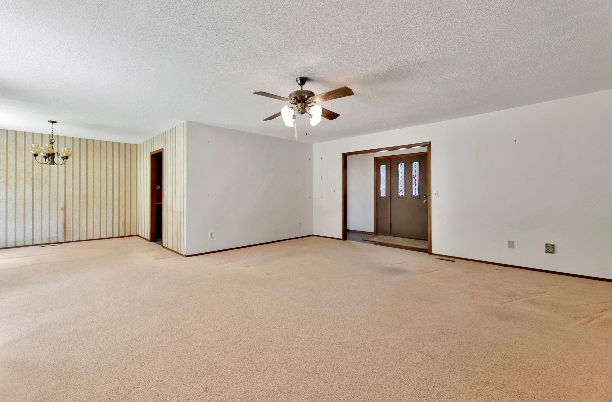 2534 S Yellowstone Cir, Wichita, Kansas image 5