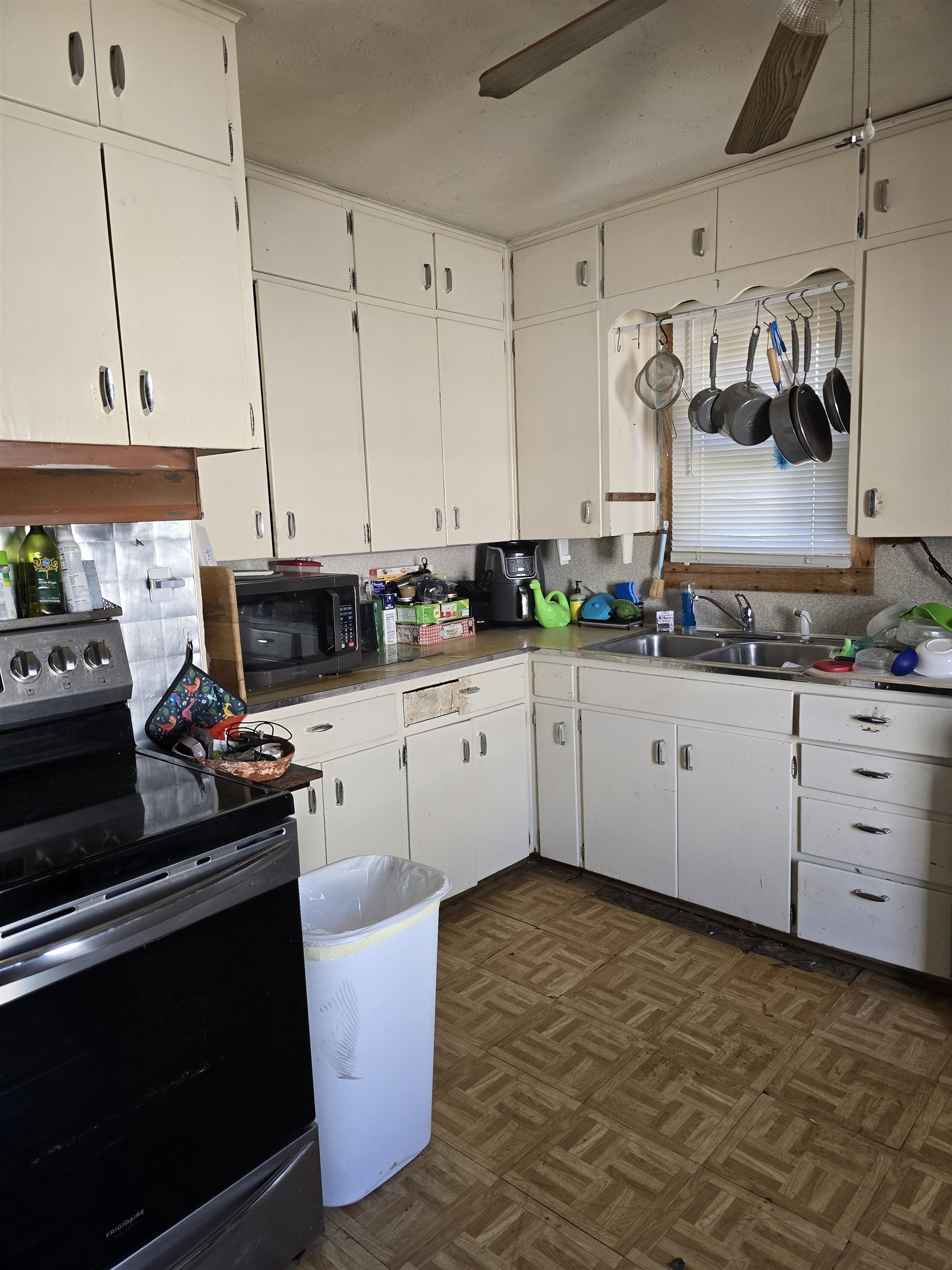 2402 N Hoover St, Wichita, Kansas image 9