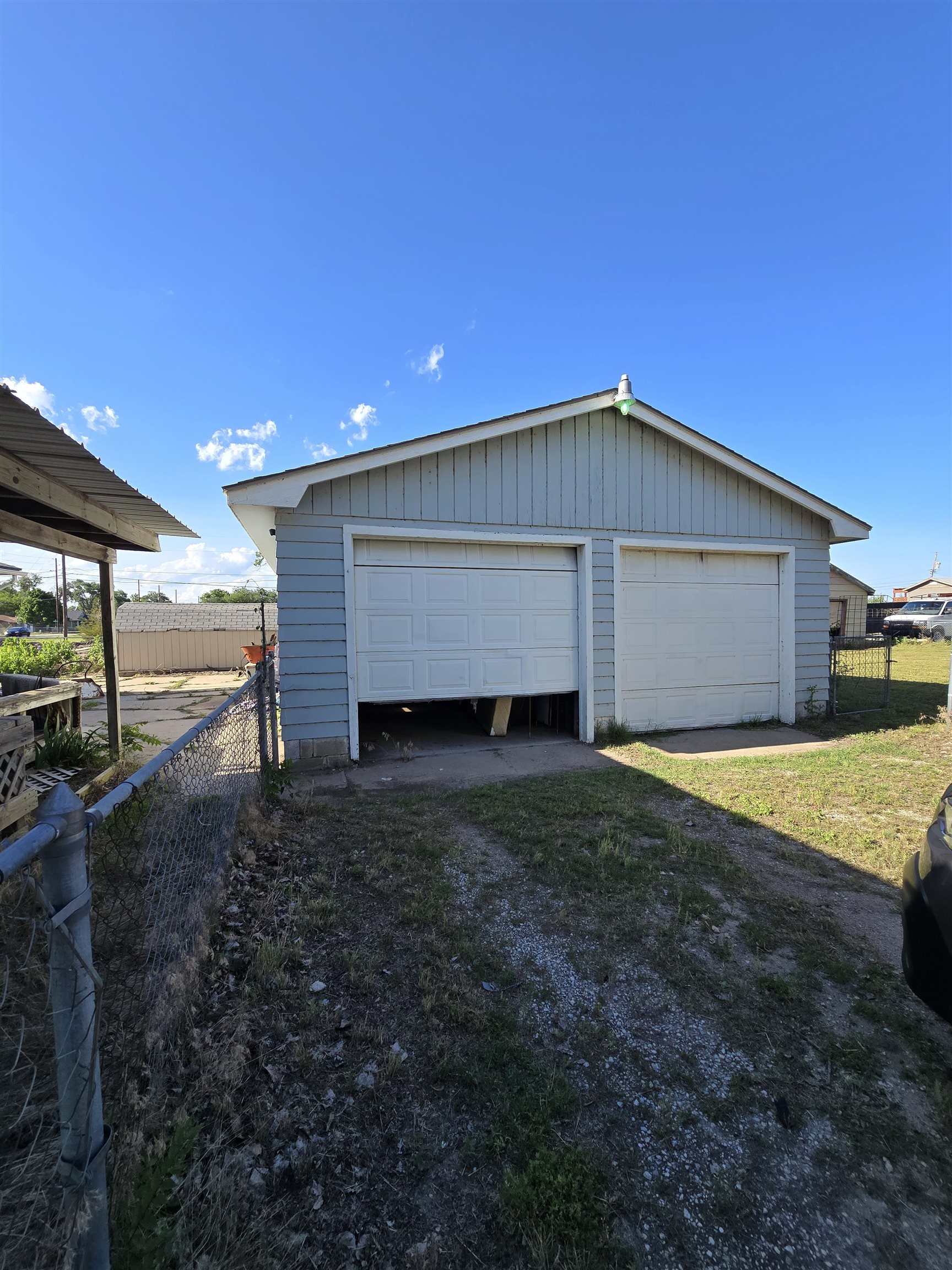 2402 N Hoover St, Wichita, Kansas image 3