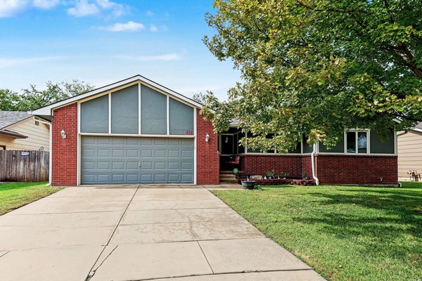 911 N PINE GROVE ST, WICHITA, KS 67212 - Image 7ea9d4f8eefd1c004ccbb3eeeacb7604/2747809239