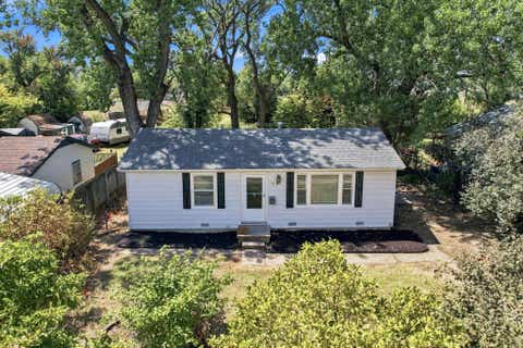 Homes For Sale - 1715 S Saint Paul St<br/> Wichita, KS 67213