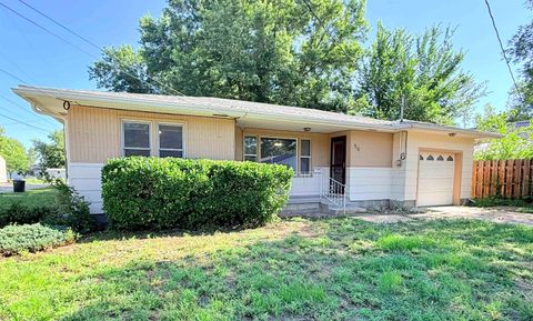 Homes For Sale - 910 E Sherman St<br/> Marion, KS 66861