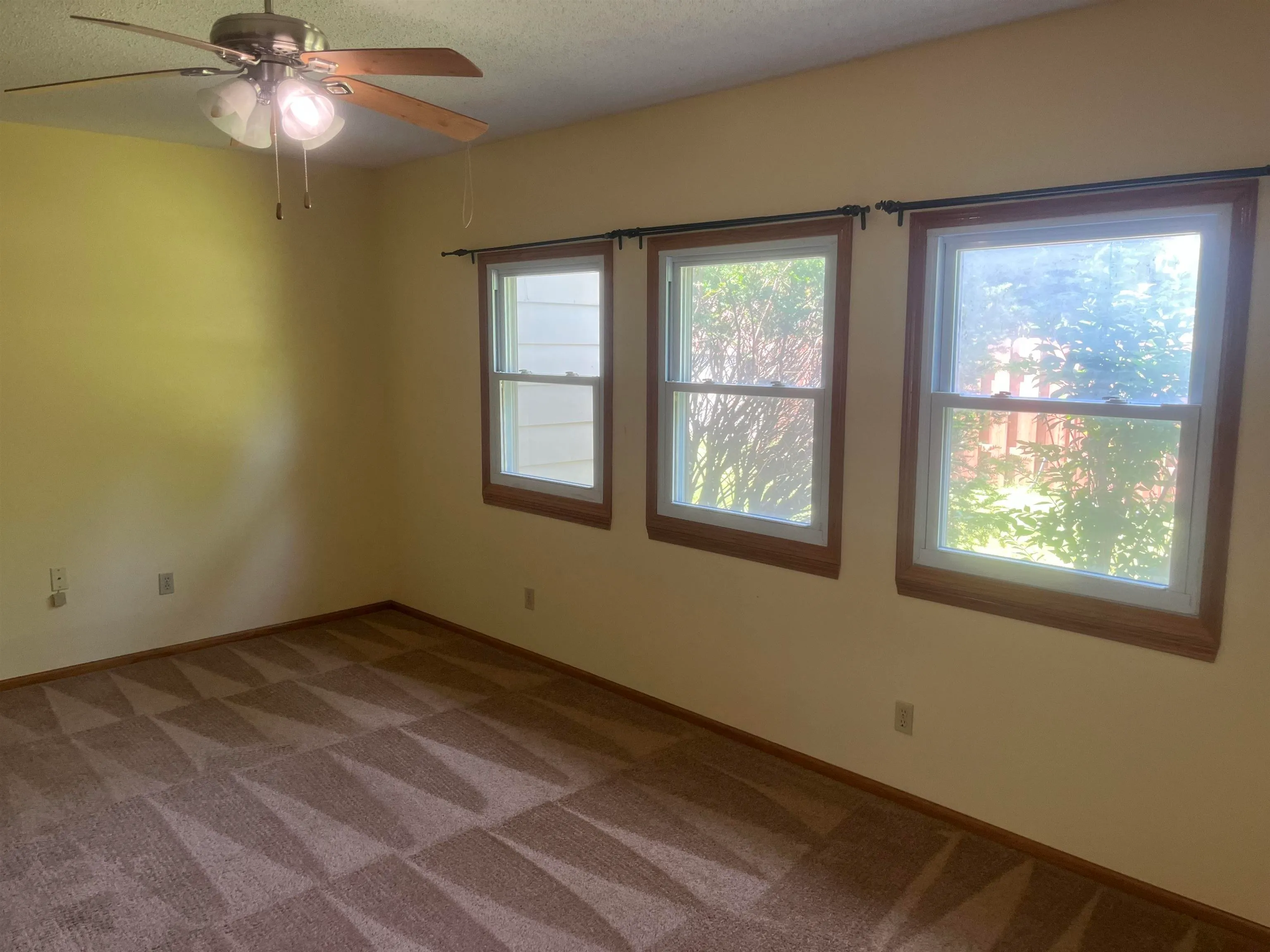 Marion, Kansas 66861, United States, 3 Bedrooms Bedrooms, ,2 BathroomsBathrooms,Residential,Active,144116