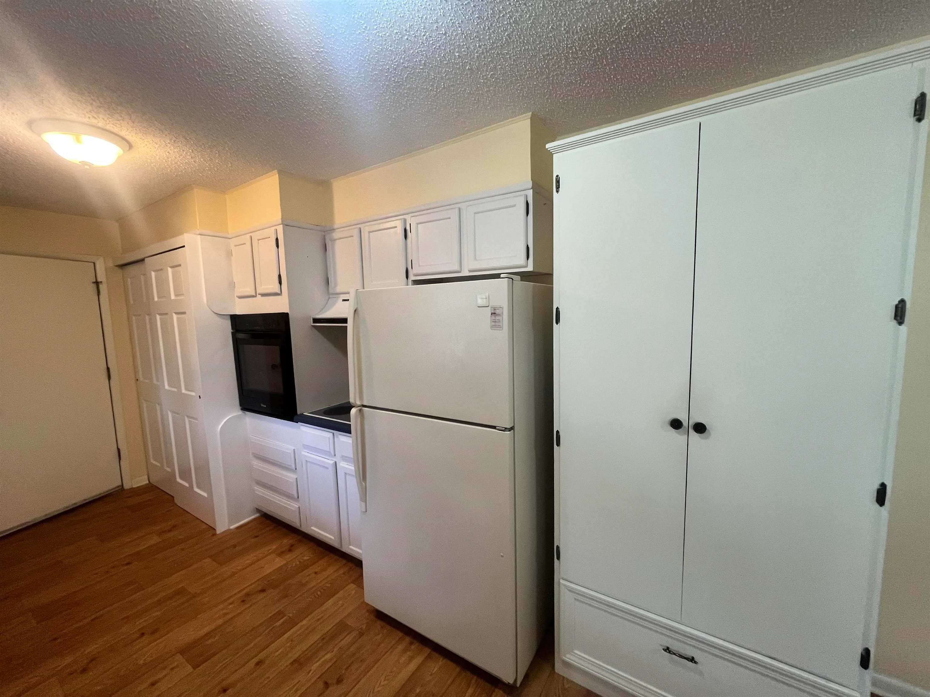 Marion, Kansas 66861, United States, 3 Bedrooms Bedrooms, ,2 BathroomsBathrooms,Residential,Active,144116